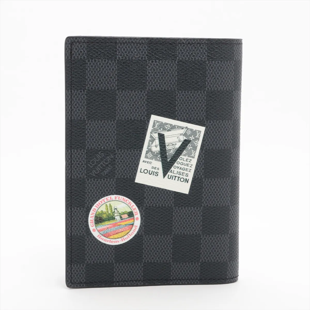 Damier Graphite Couverture Passport Zip N64411 Black Pass Case with Patch, RFID Compatible — view 2