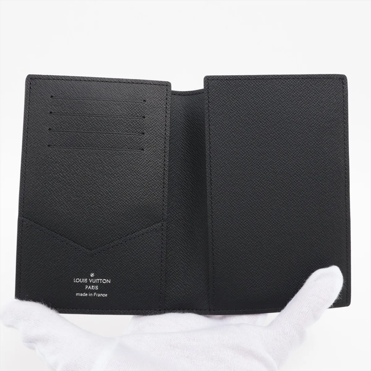 Damier Graphite Couverture Passport Zip N64411 Black Pass Case with Patch, RFID Compatible — view 3