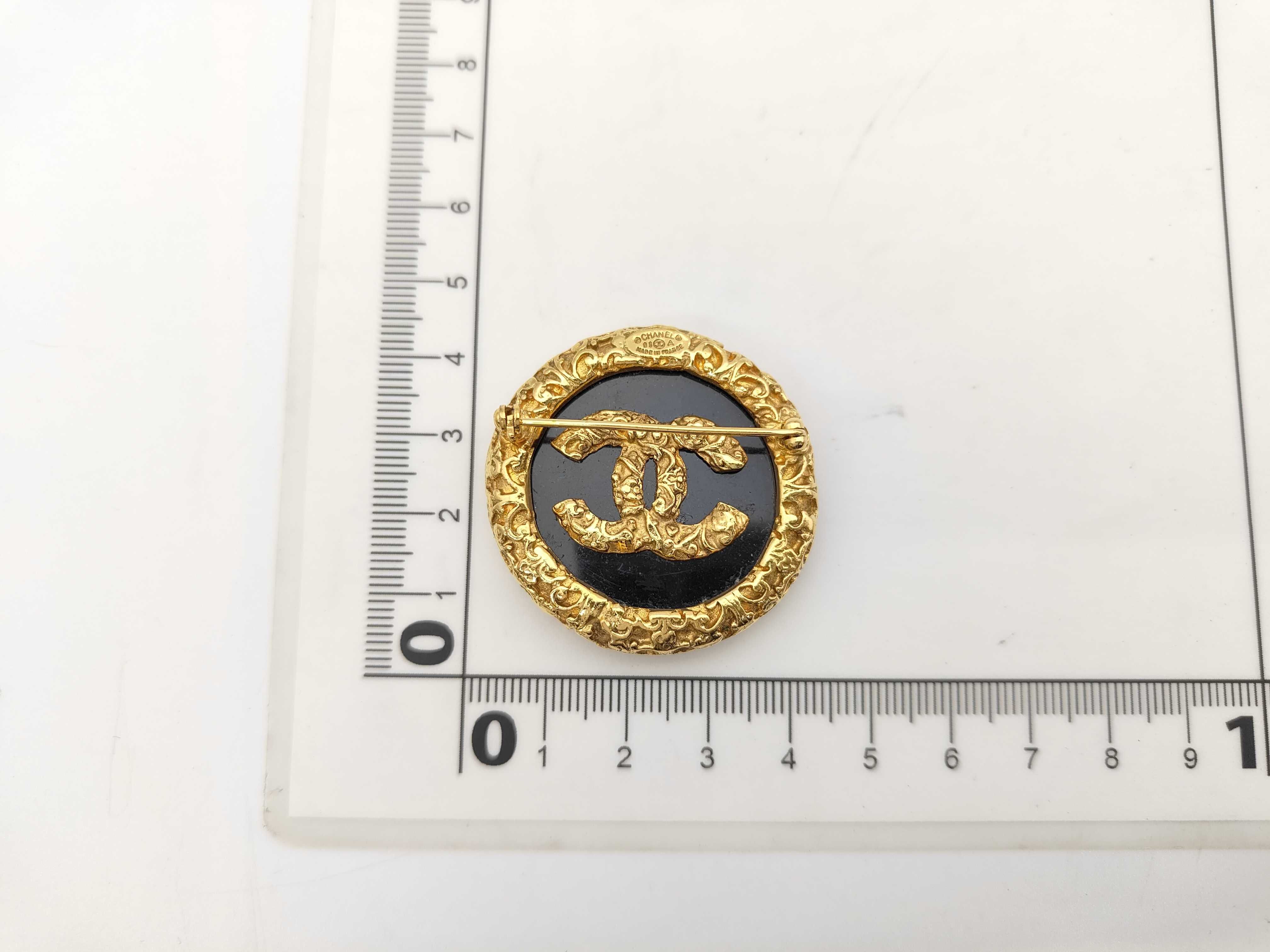 Brooch 93A Coco Mark Circle Round GP Brooch — view 5