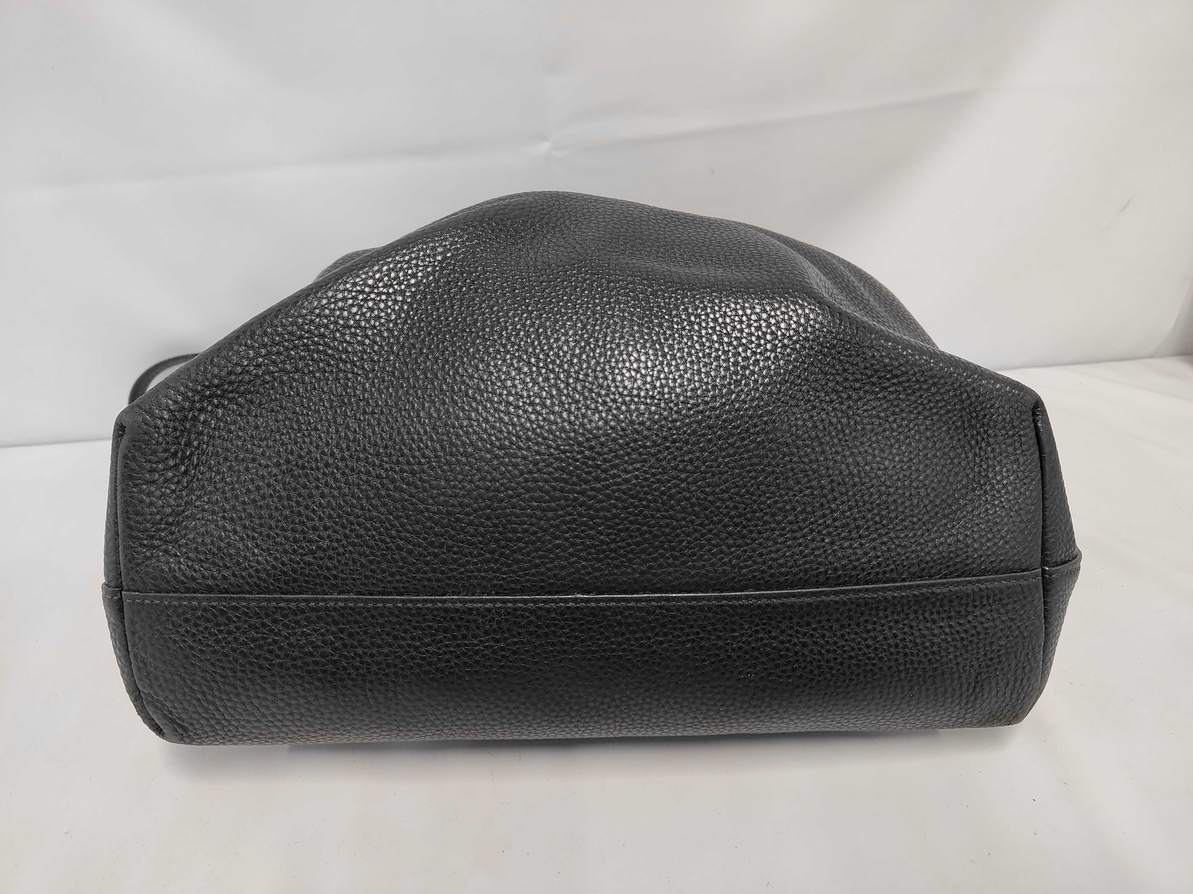 Vitello Daino 2-Way Leather Black Bag — view 3