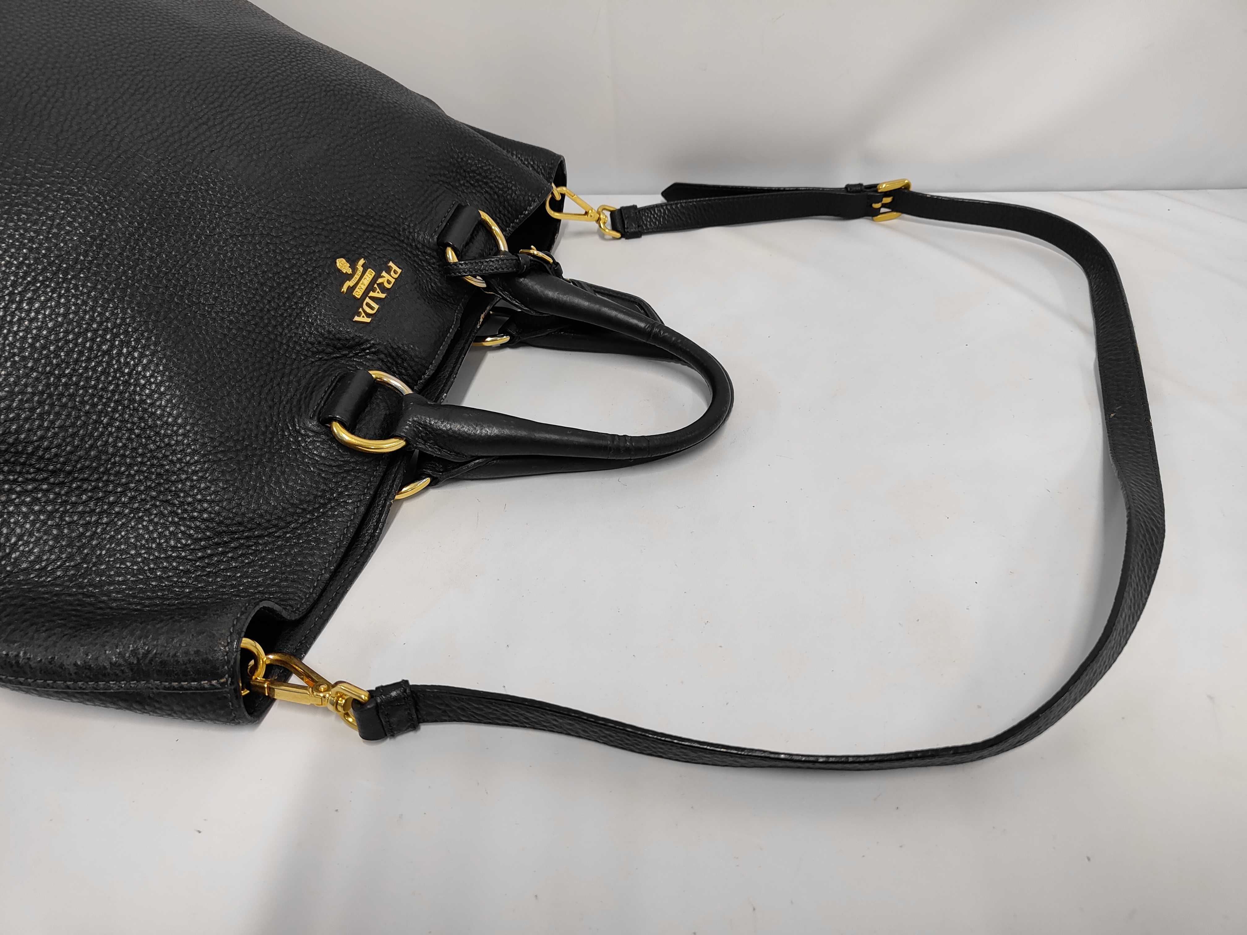 Vitello Daino 2-Way Leather Black Bag — view 5