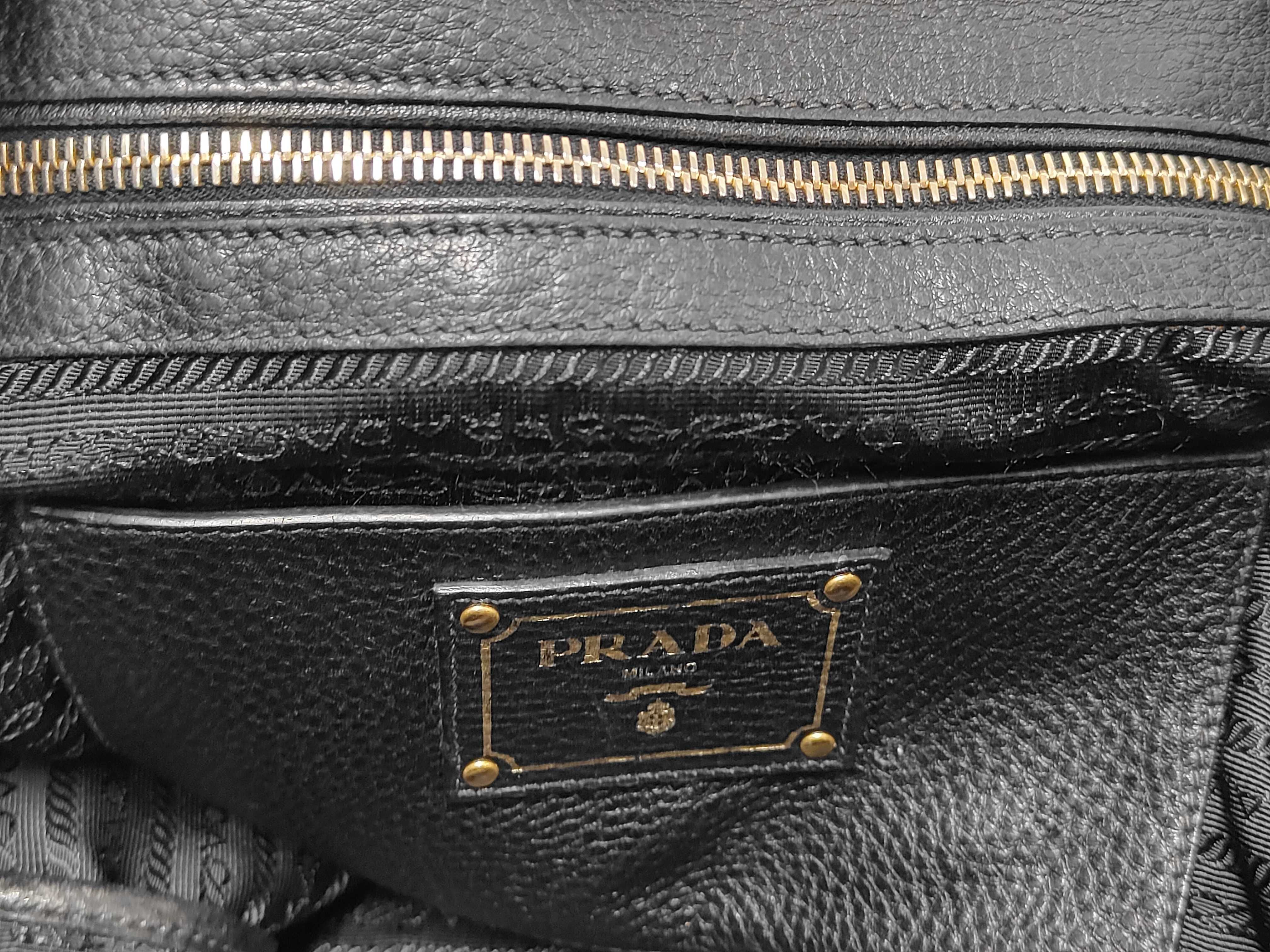 Vitello Daino 2-Way Leather Black Bag — view 10