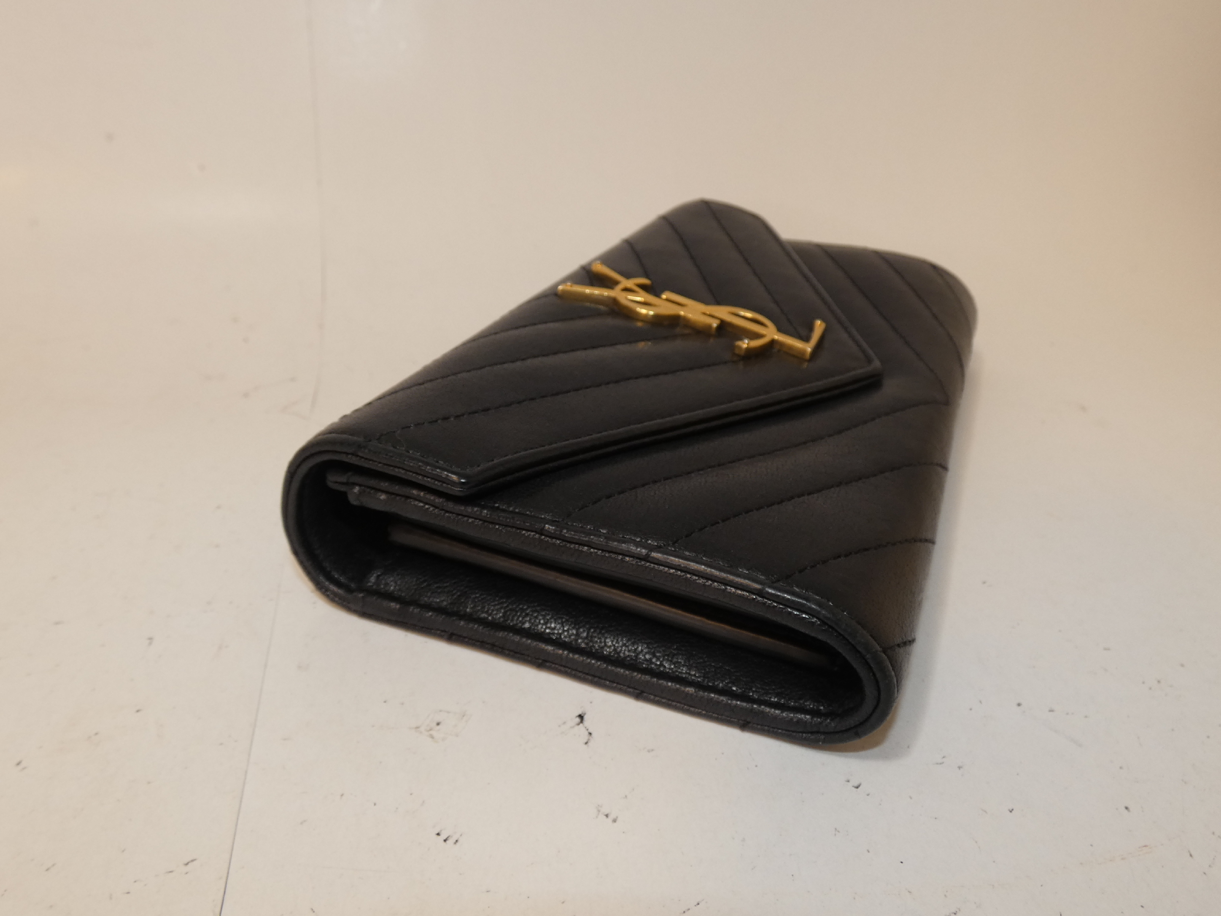 Logo V-Stitch Long Wallet — view 5