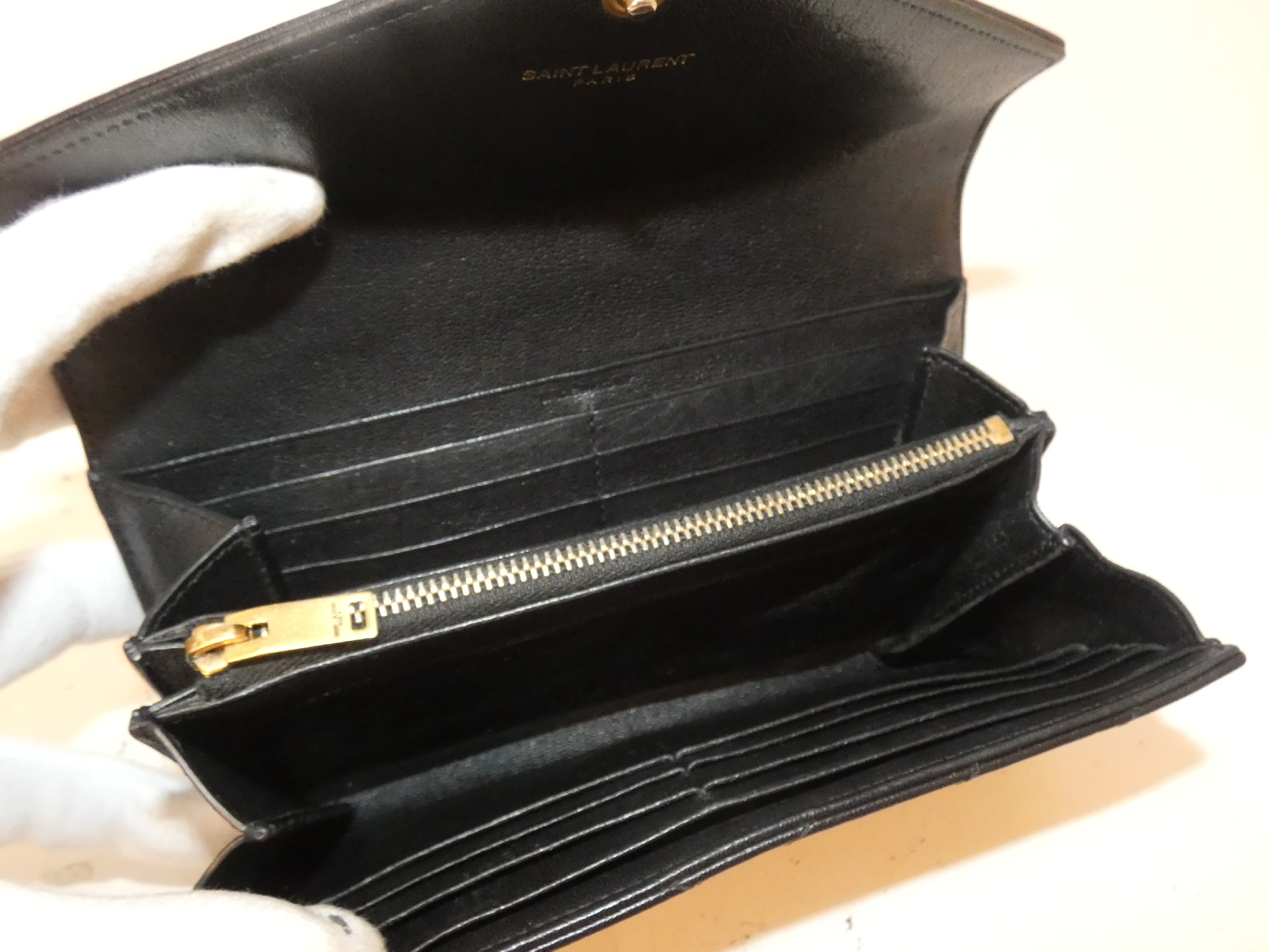 Logo V-Stitch Long Wallet — view 9