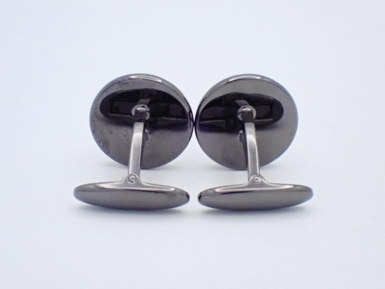 Other lines: Small items, accessories, cufflinks, tie clips, horse logo, with box. — view 2