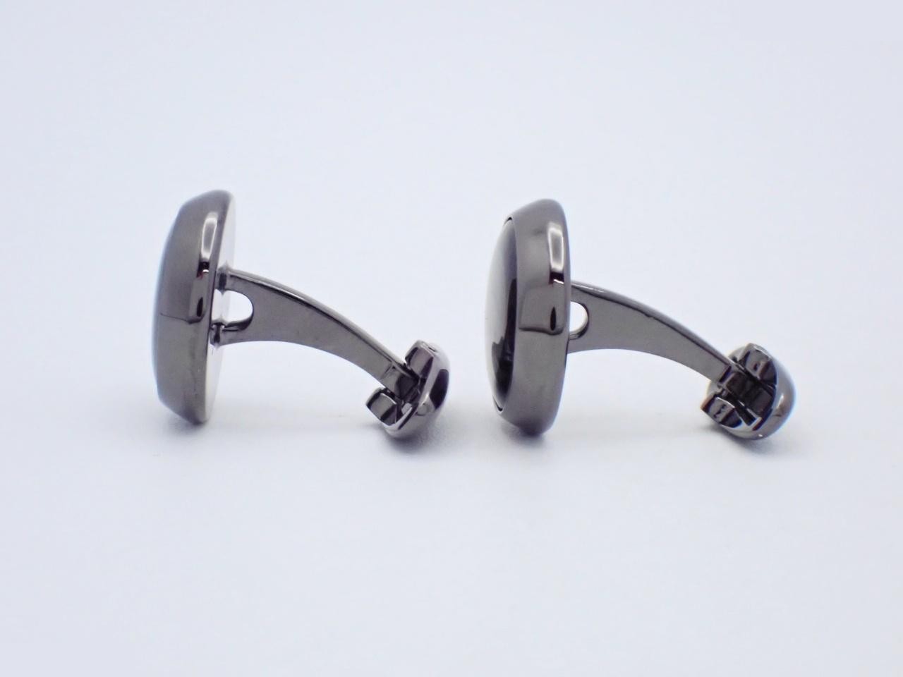 Other lines: Small items, accessories, cufflinks, tie clips, horse logo, with box. — view 3