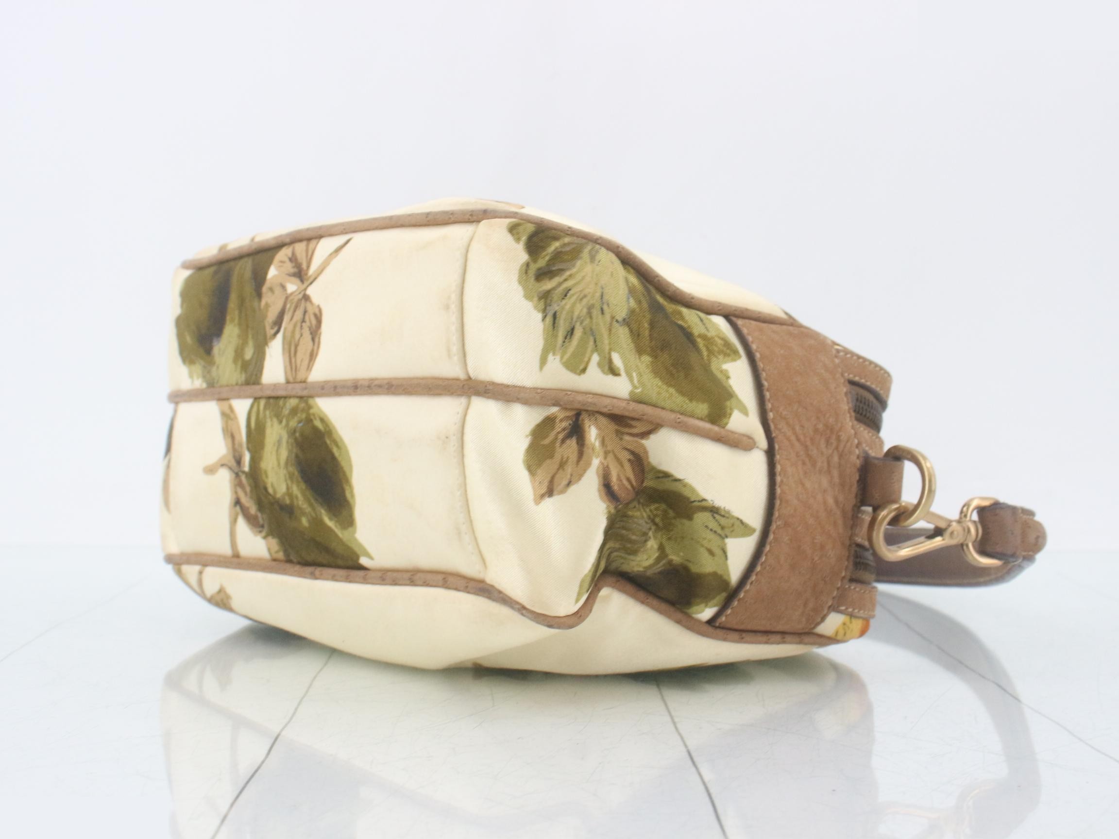 One-shoulder floral print — view 6