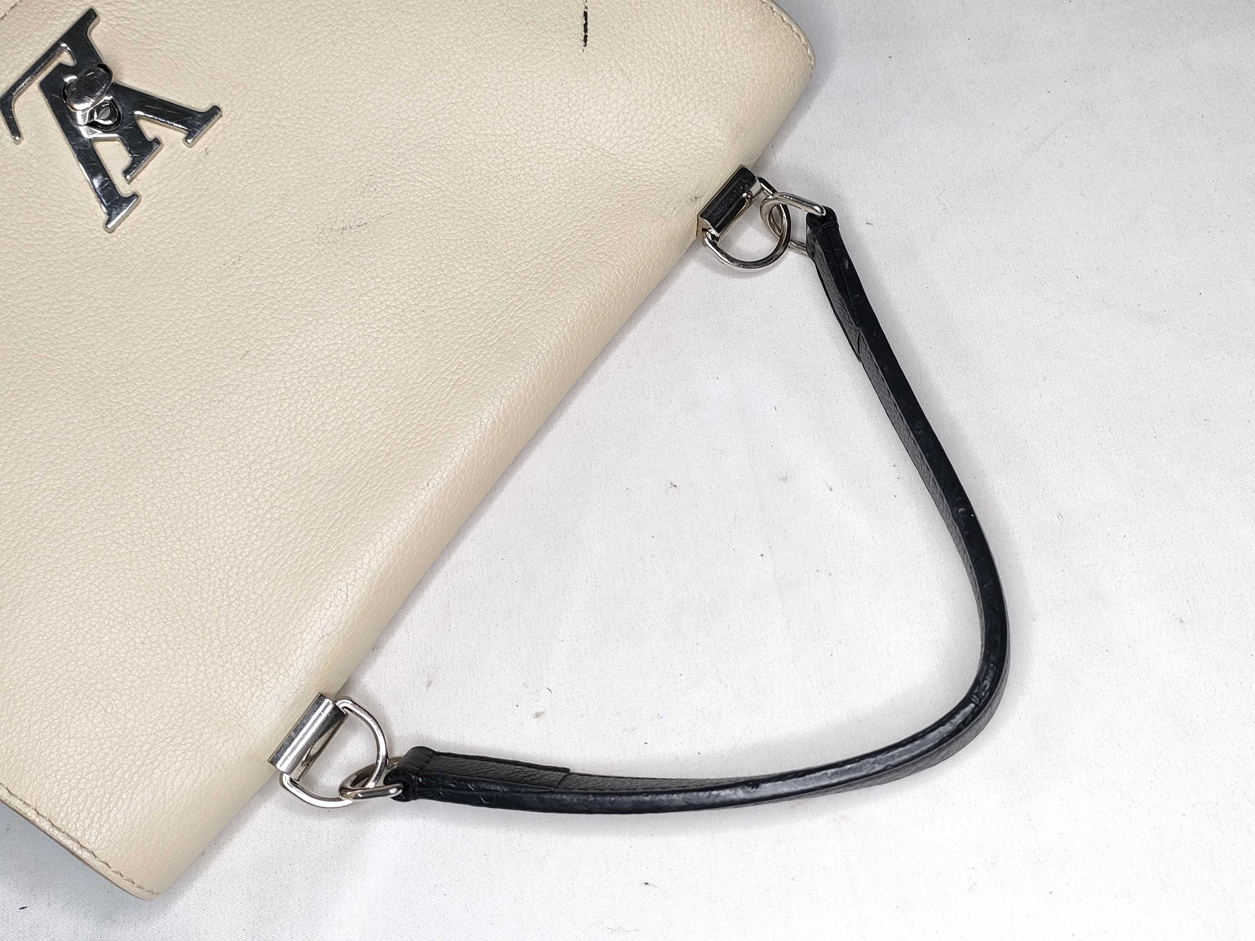 Taurillon Lockme 2 M50252 FL4156 Beige x Black Handbag — view 3