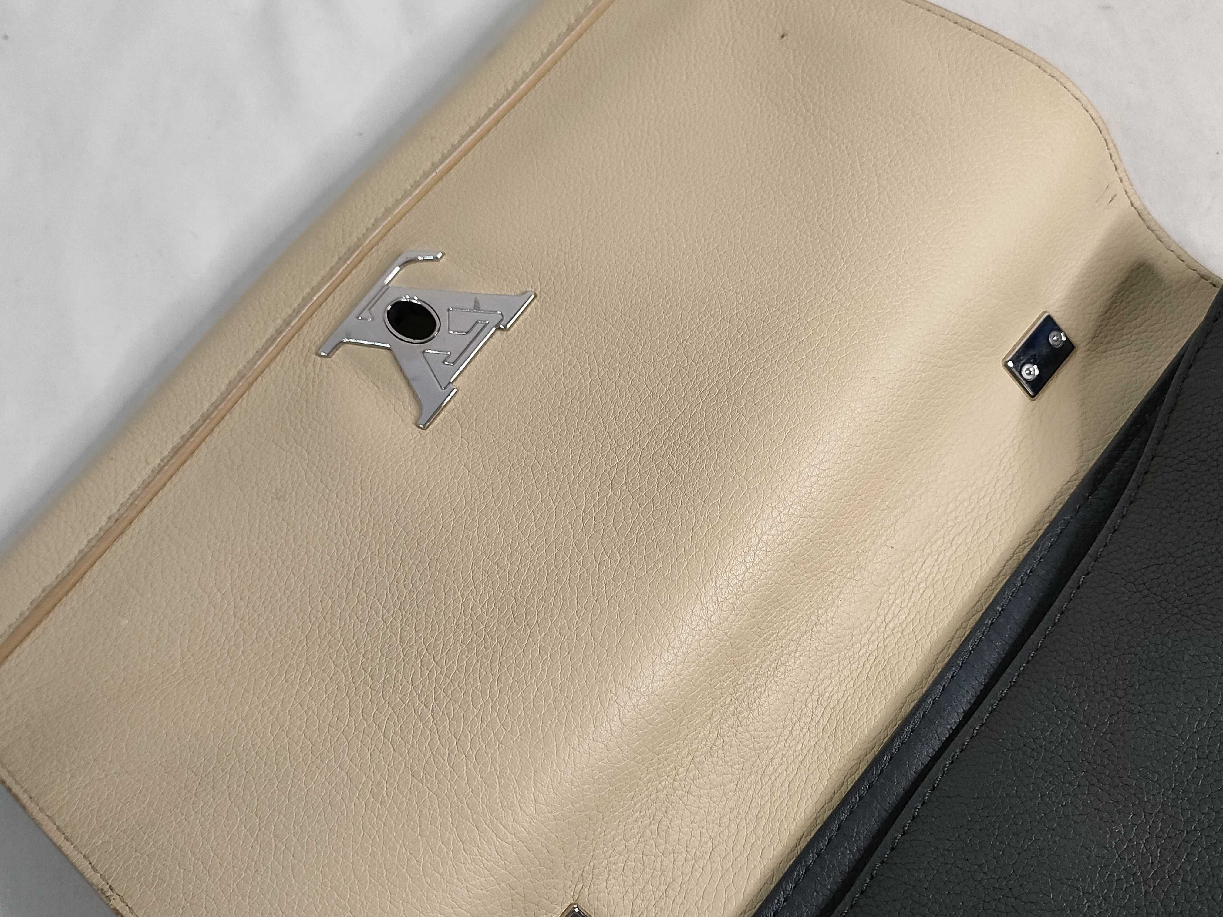 Taurillon Lockme 2 M50252 FL4156 Beige x Black Handbag — view 9