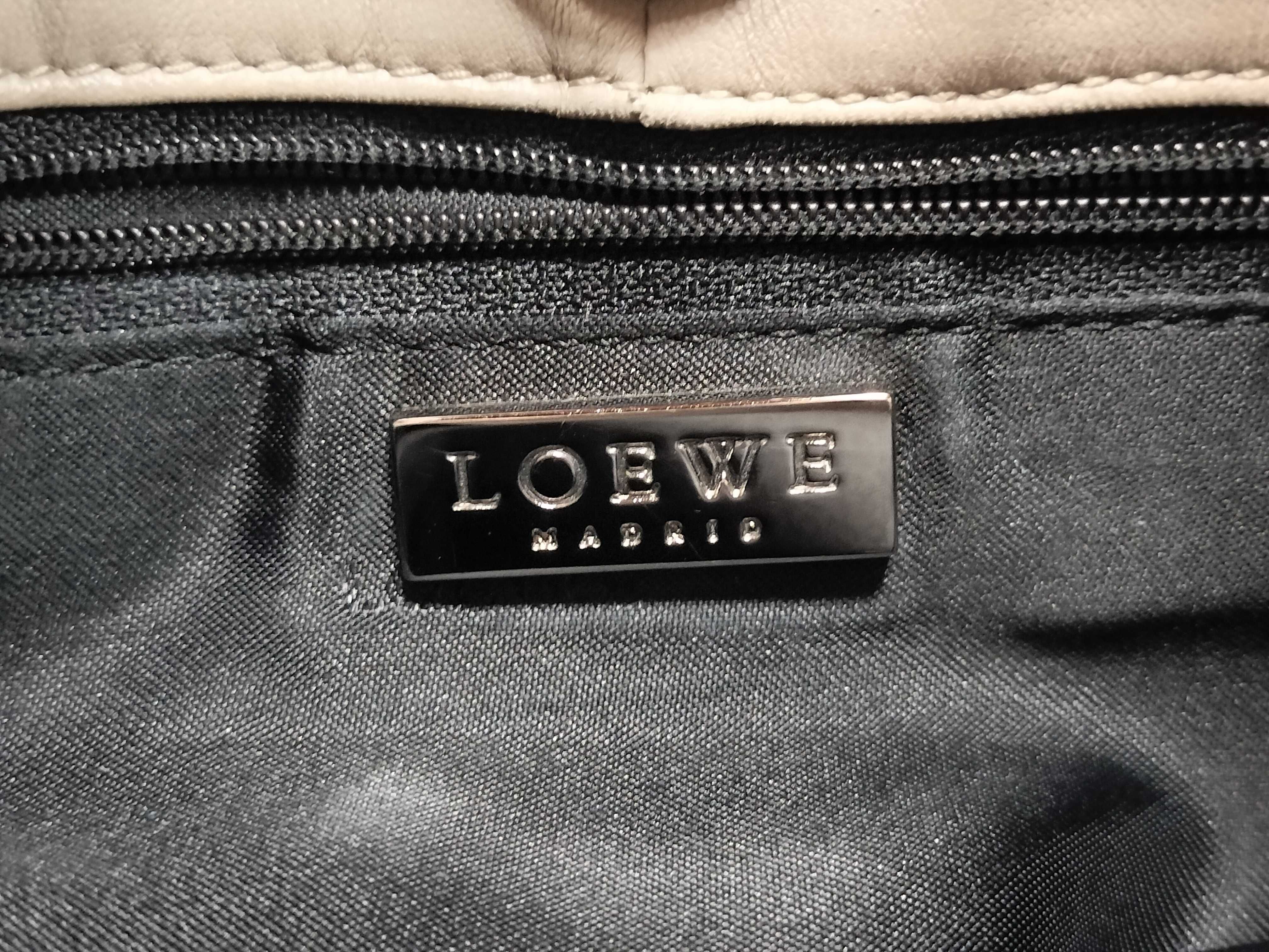 (Loewe) Semi-Shoulder Bag — view 11