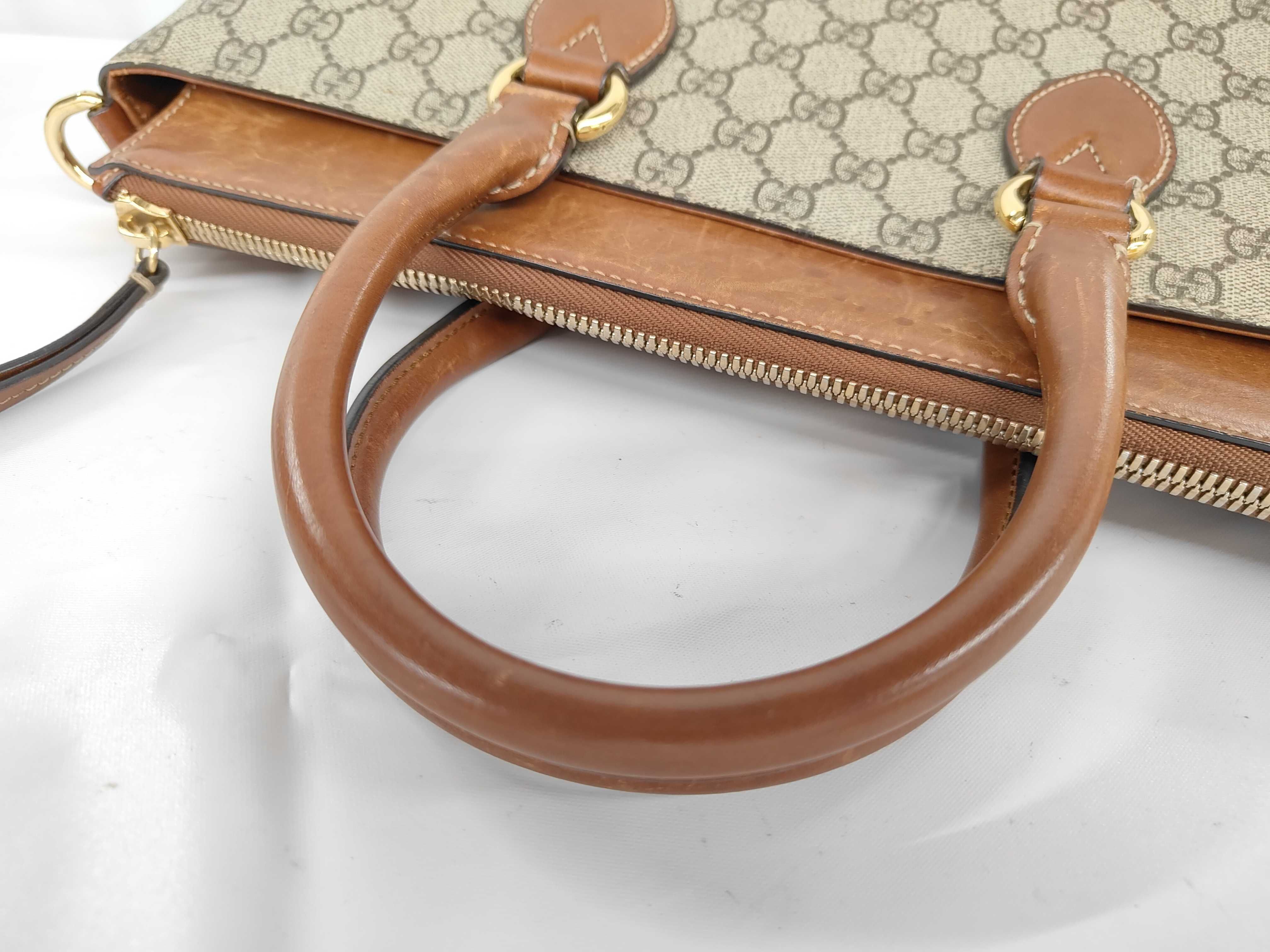 GG Supreme Shoulder Bag Handbag — view 3