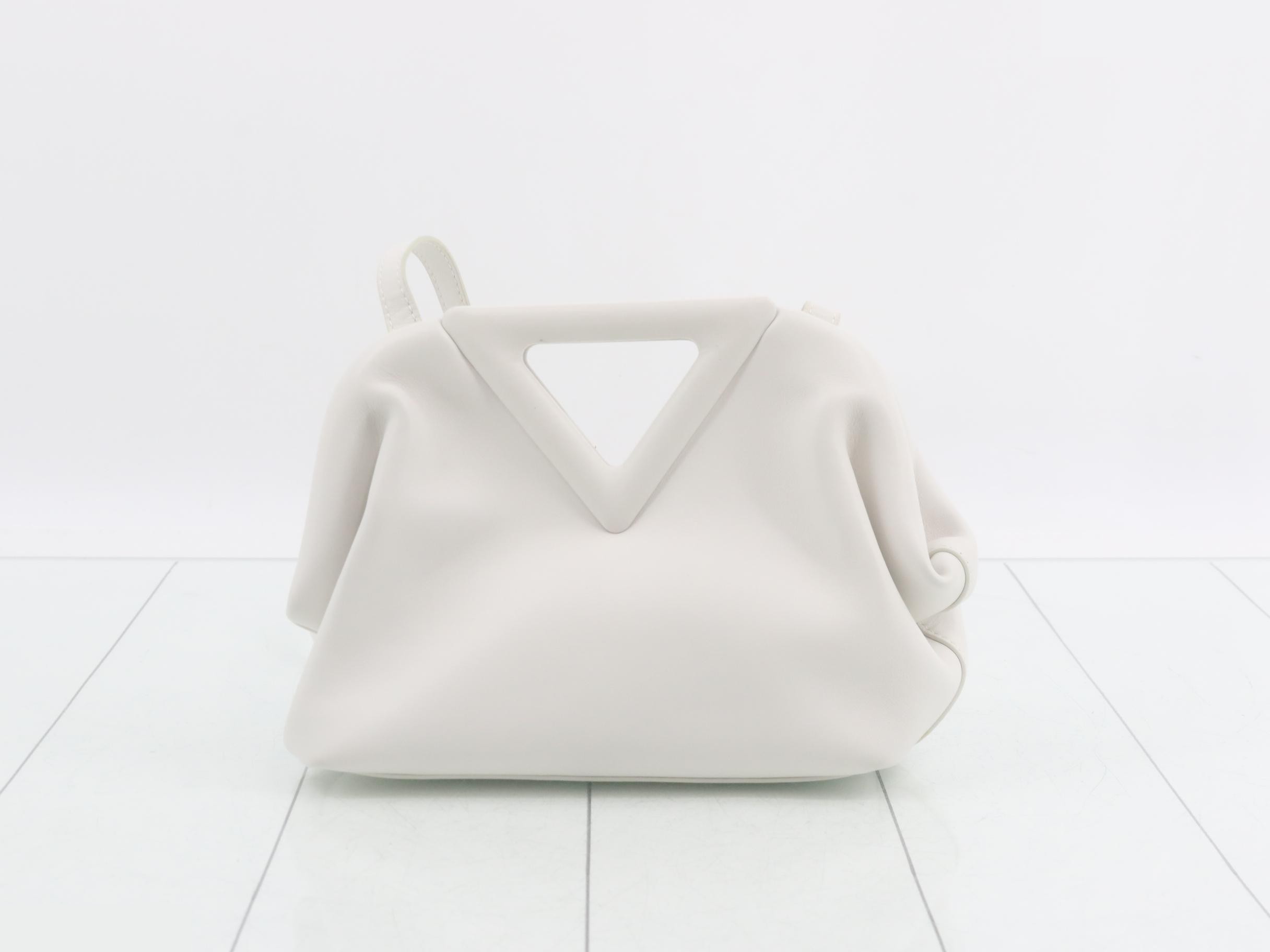 Key feature: 2-way handbag — view 2