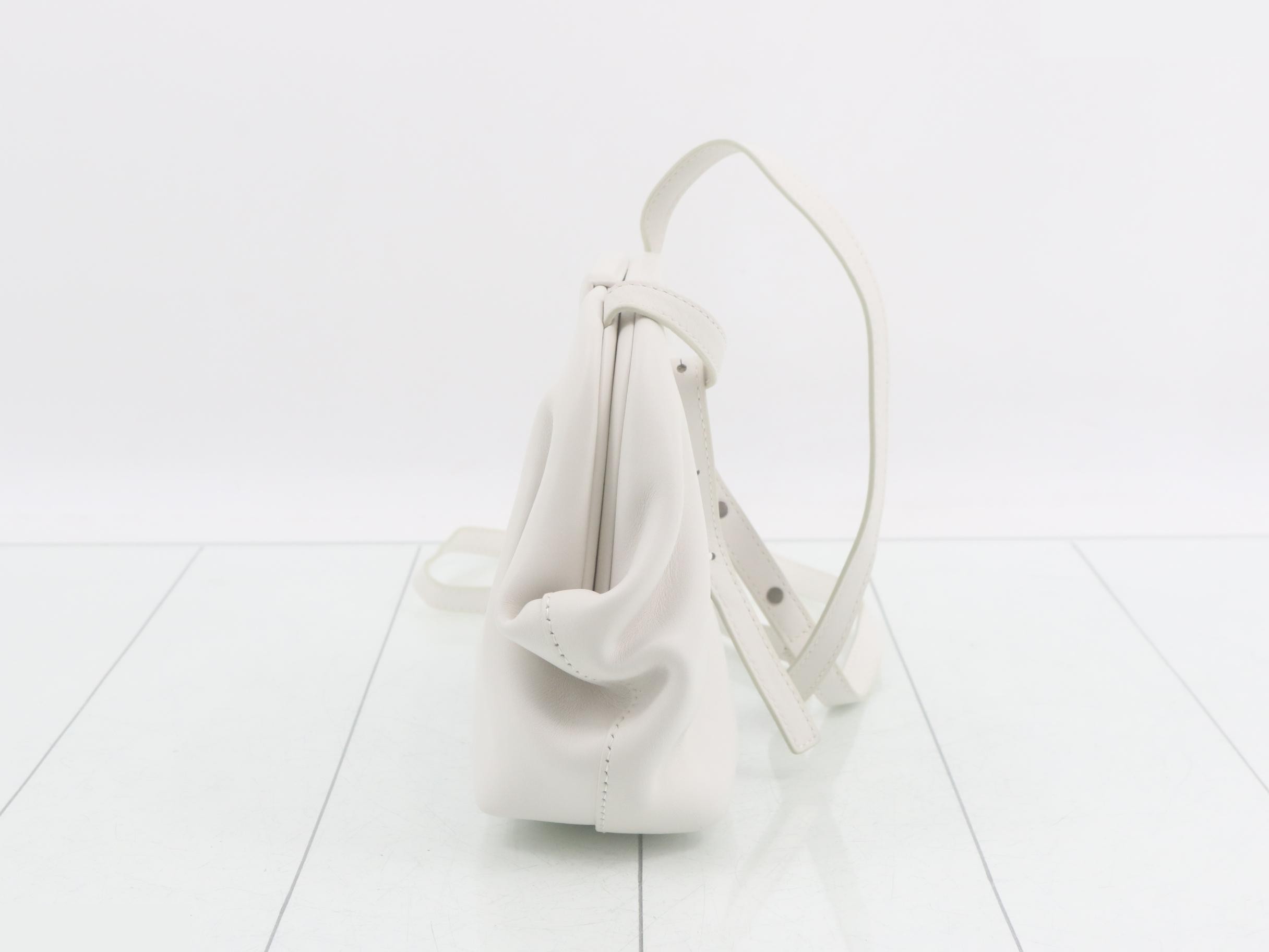 Key feature: 2-way handbag — view 4