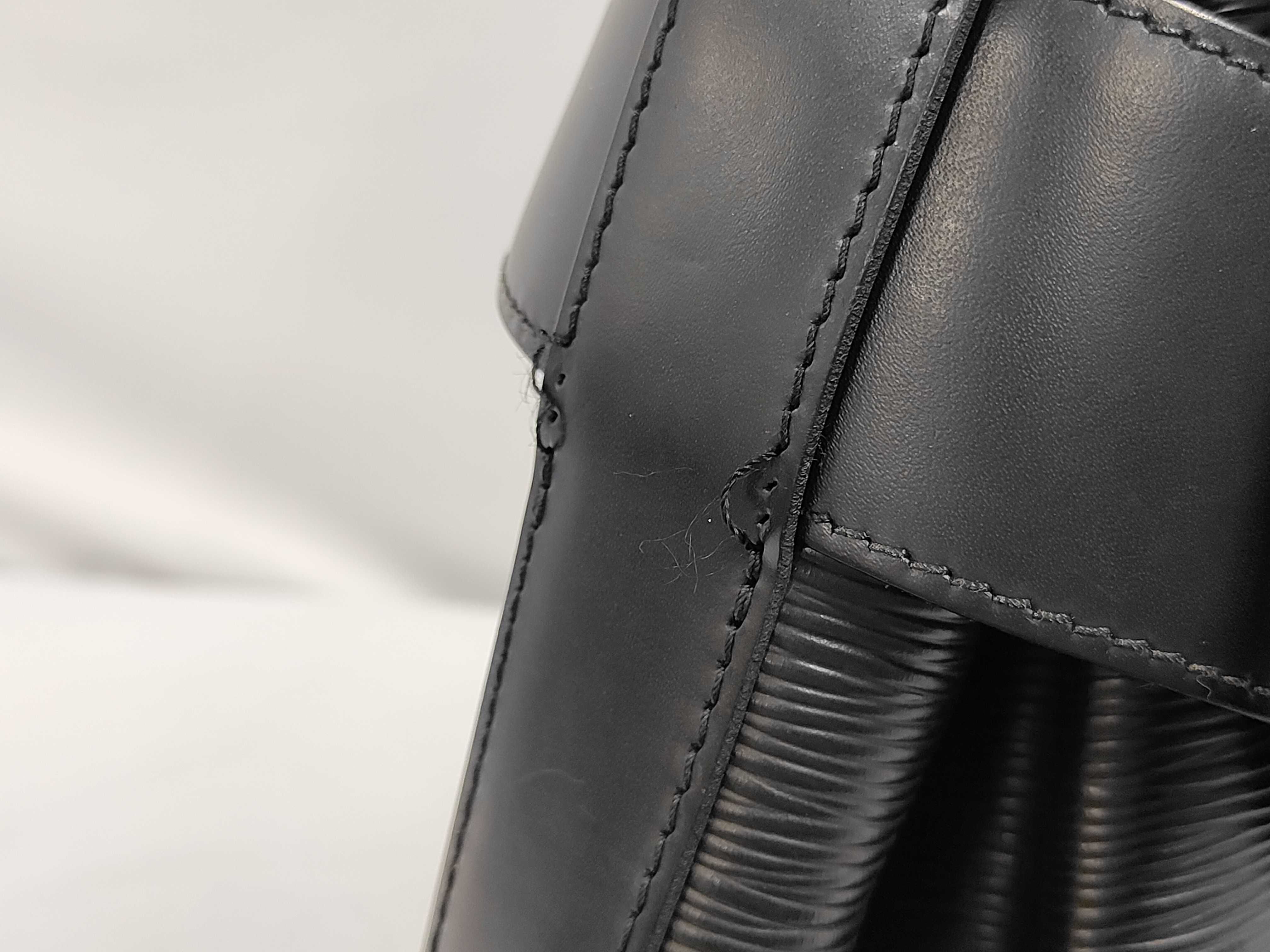Epi Sac Depaule Shoulder Bag — view 8