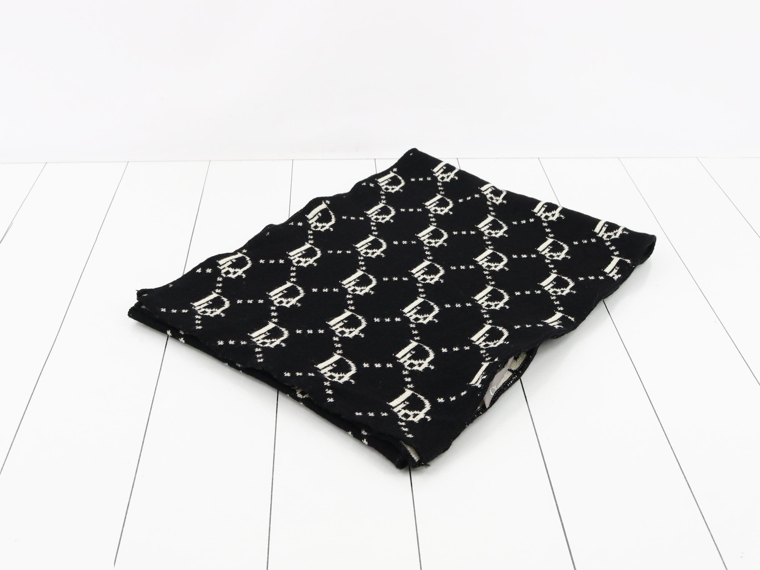 Trotter Scarf
