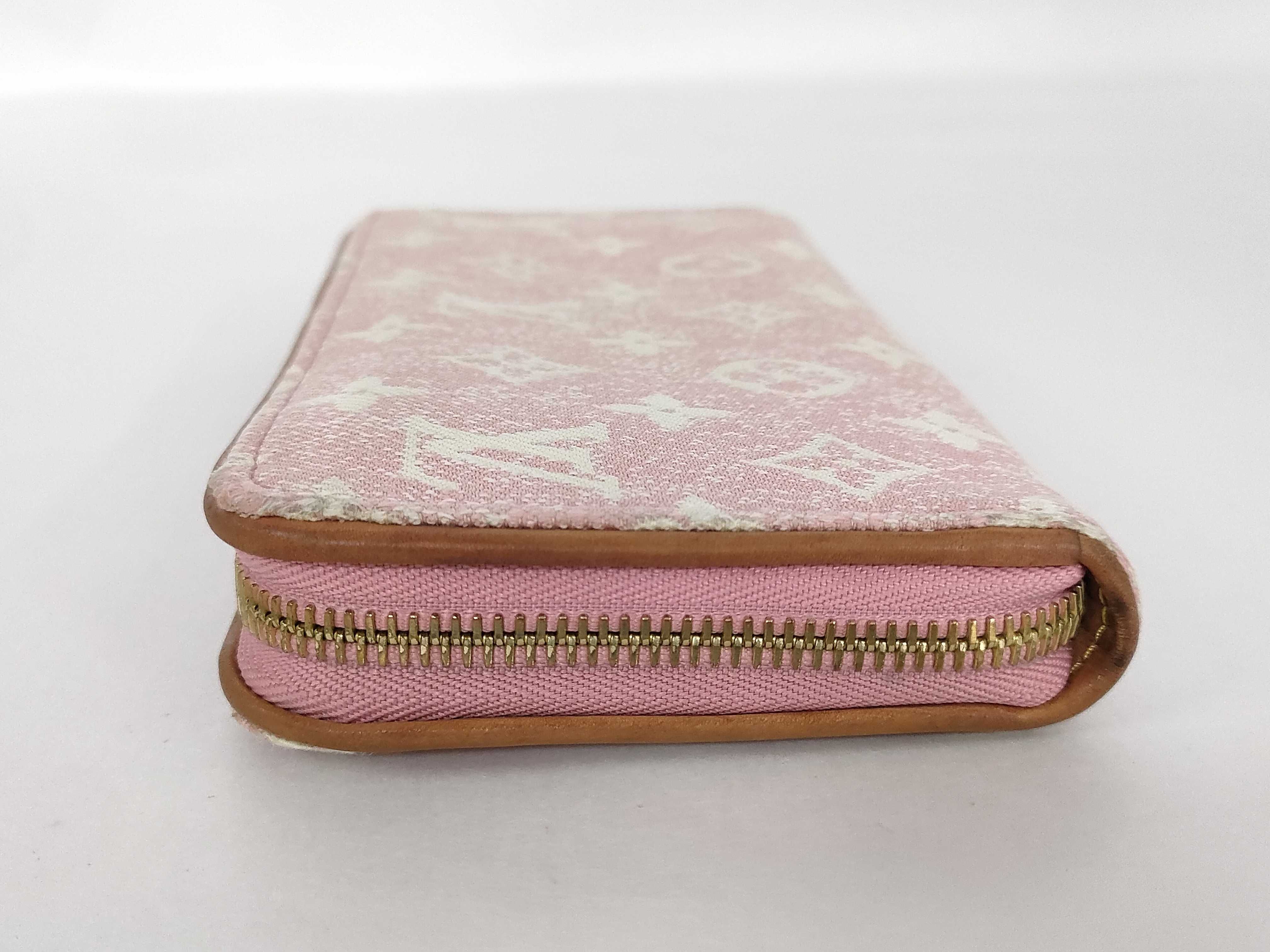 Jacquard Denim Zippy IC Pink Gold Hardware Wallet — view 4