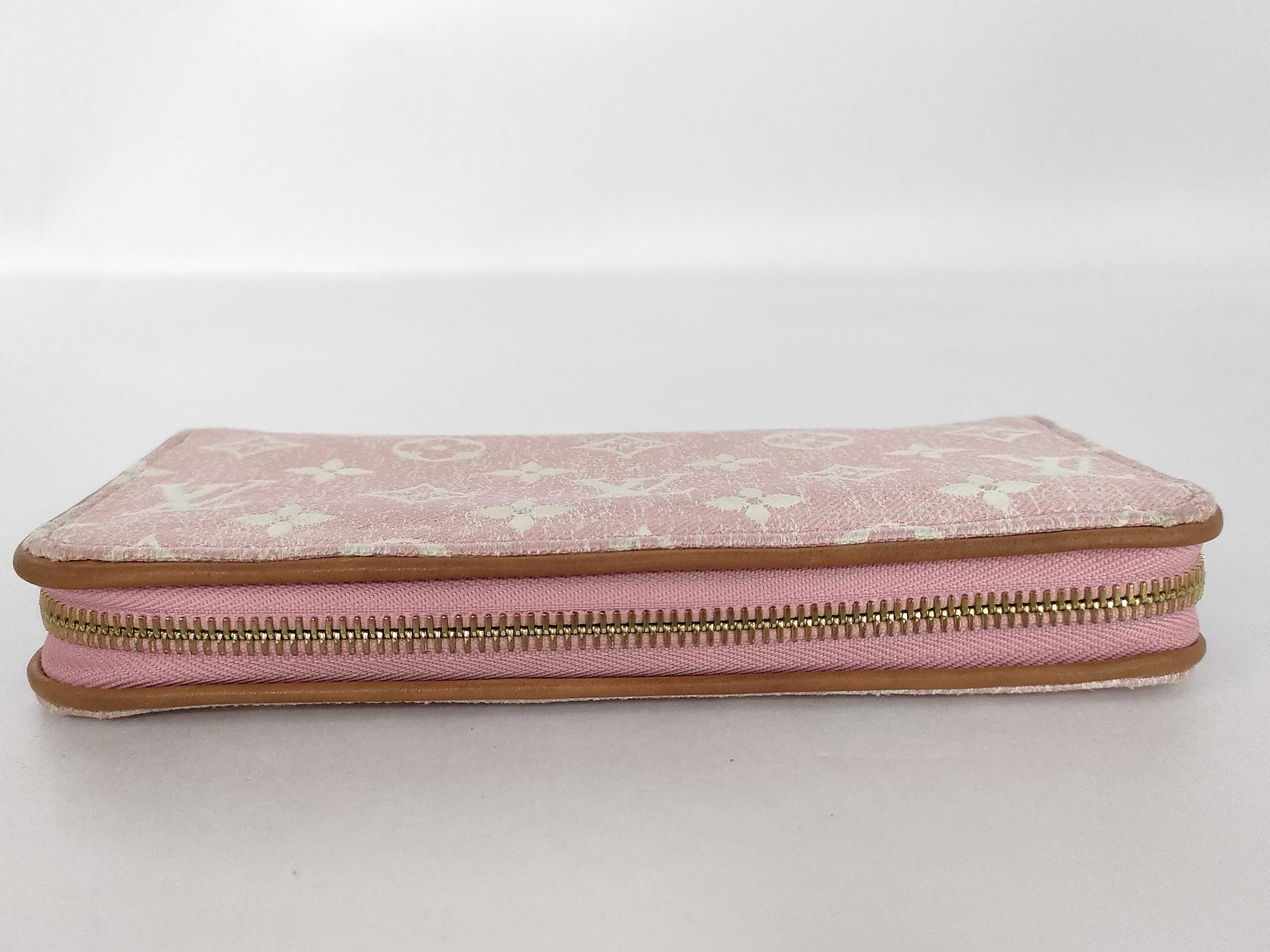 Jacquard Denim Zippy IC Pink Gold Hardware Wallet — view 5