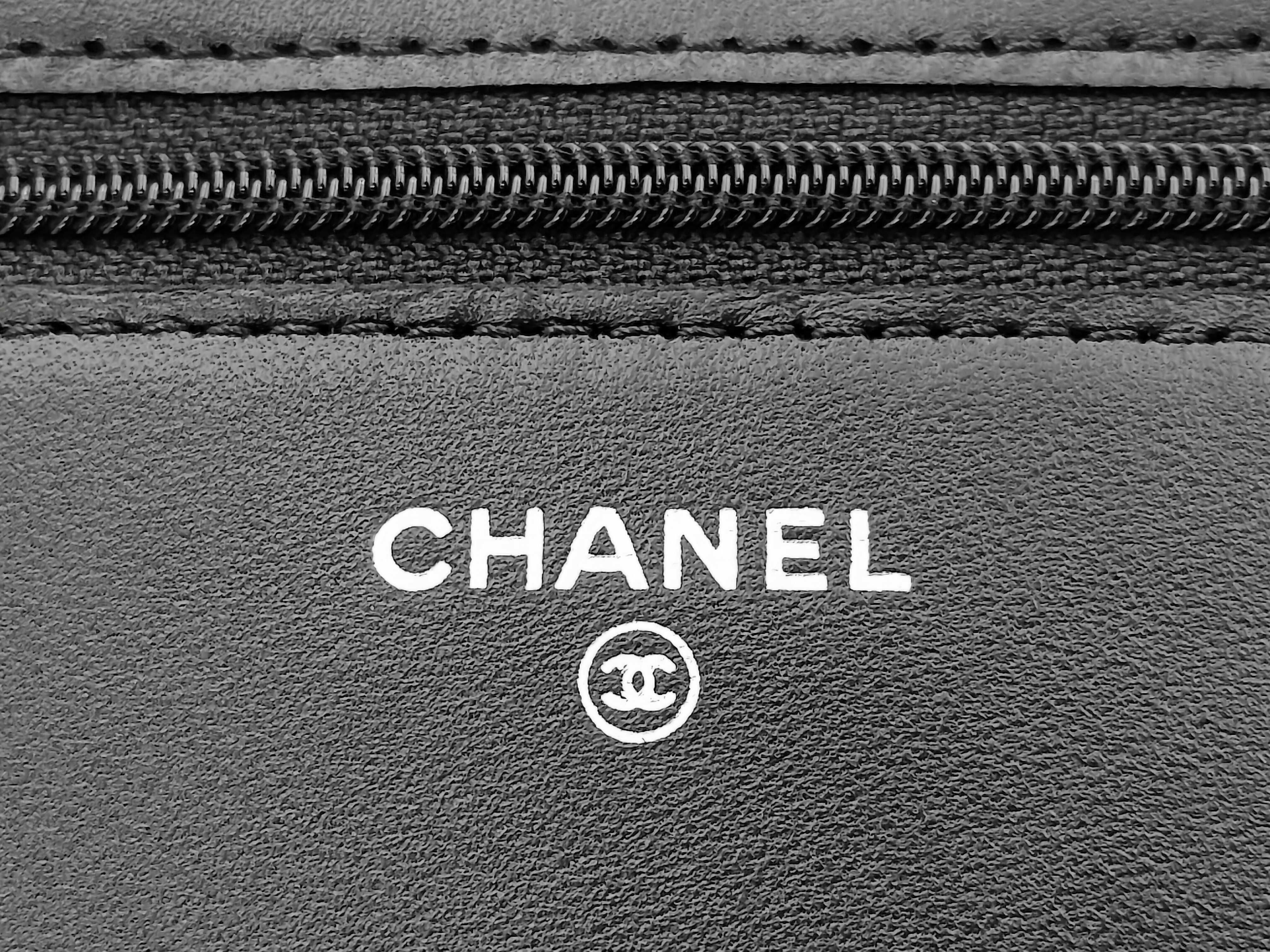 Turnlock Chain Wallet Studded Black Shoulder Bag — view 12