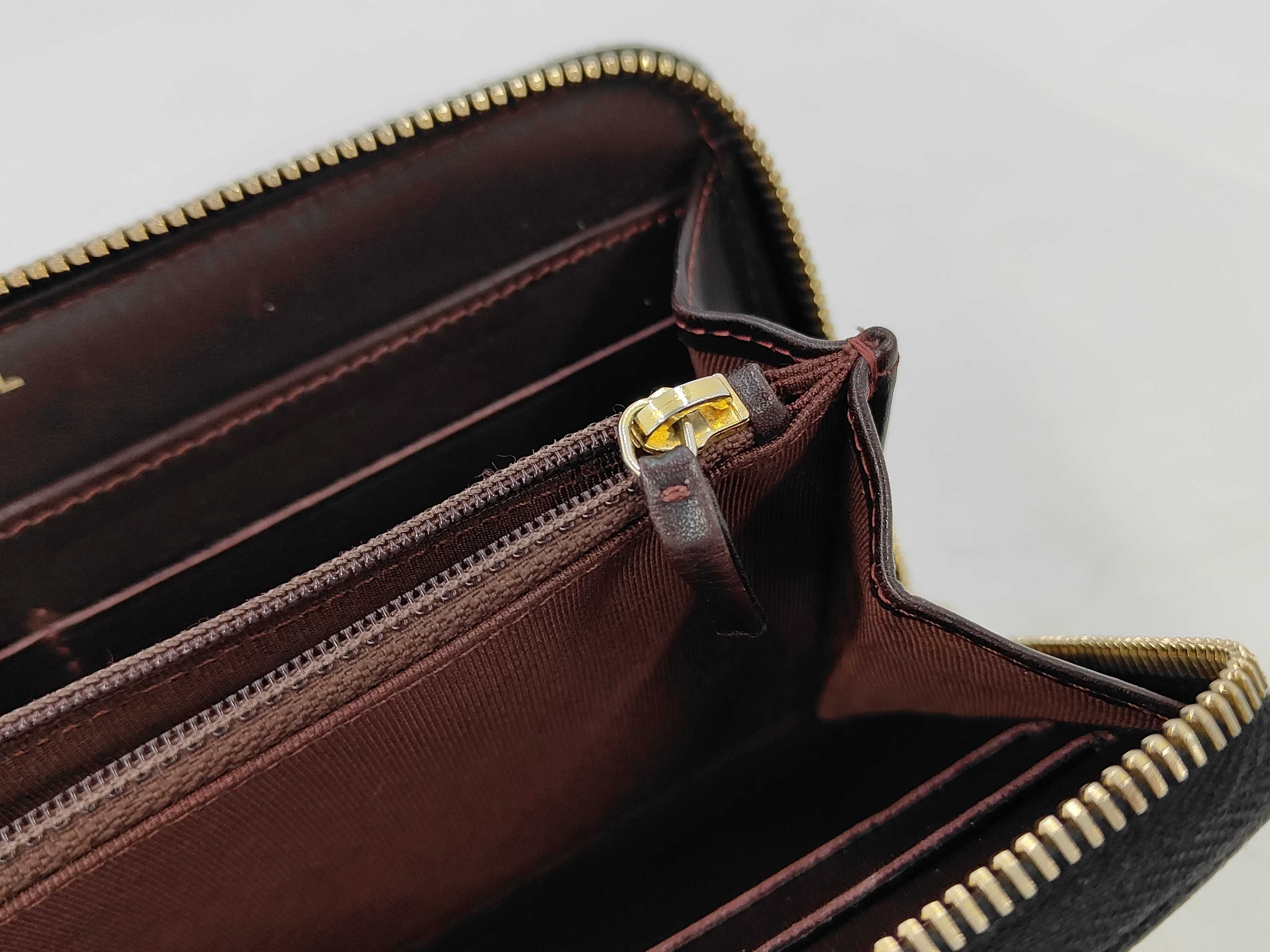 Zippered Matelassé Caviar Leather Coco Mark Black Long Wallet — view 8