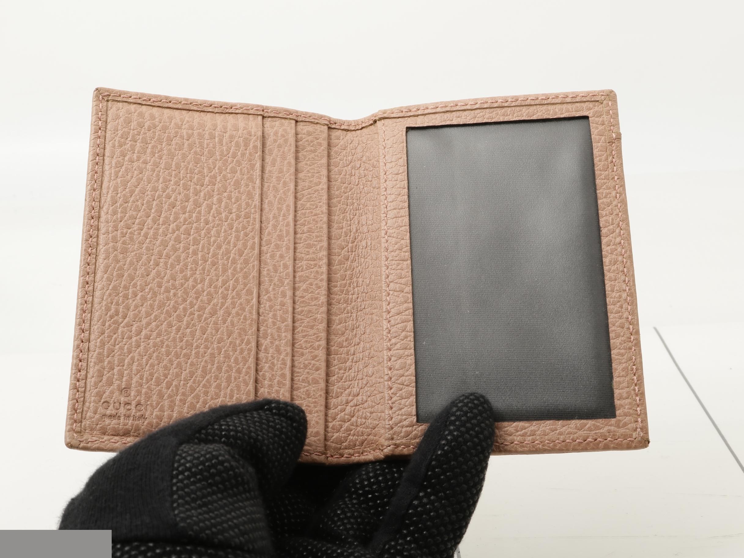Card case — view 4