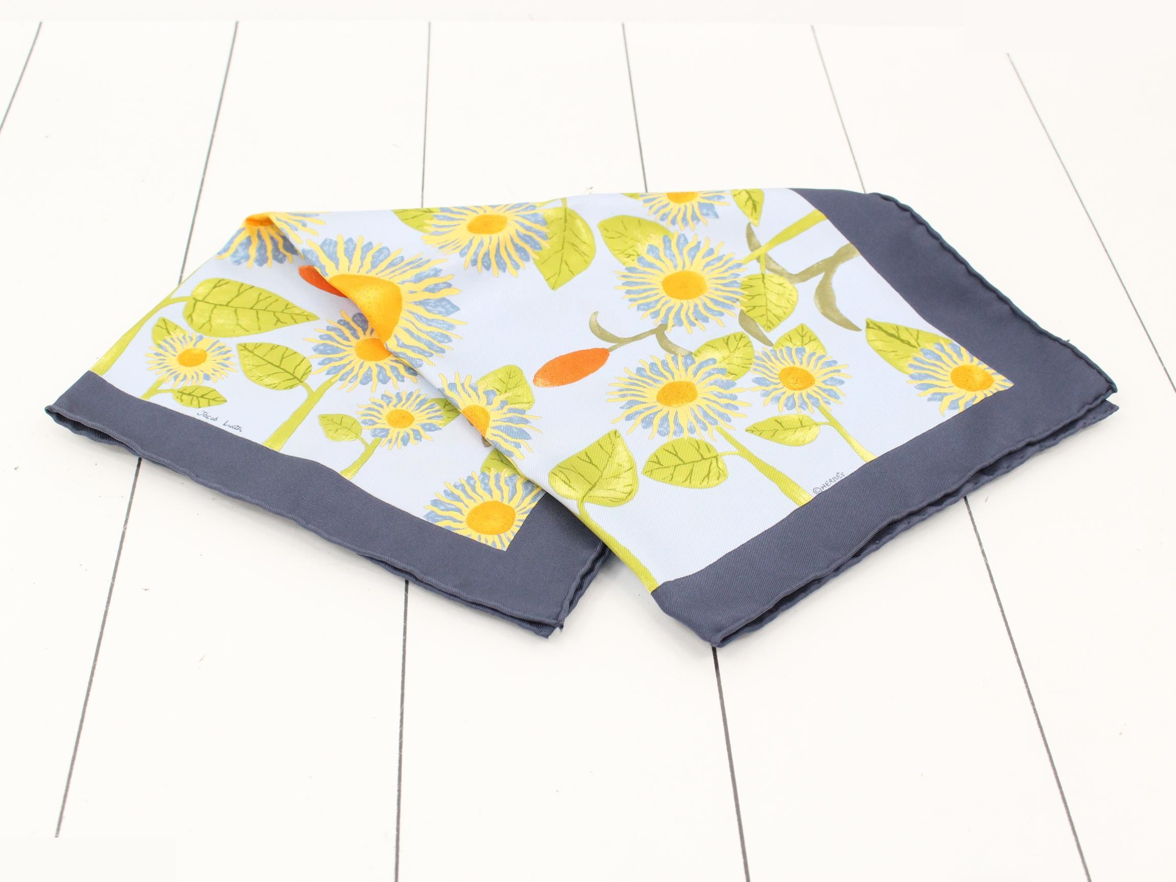Carre 40 TOURNE SOLS Sunflower Scarf, Silk, Navy — view 3