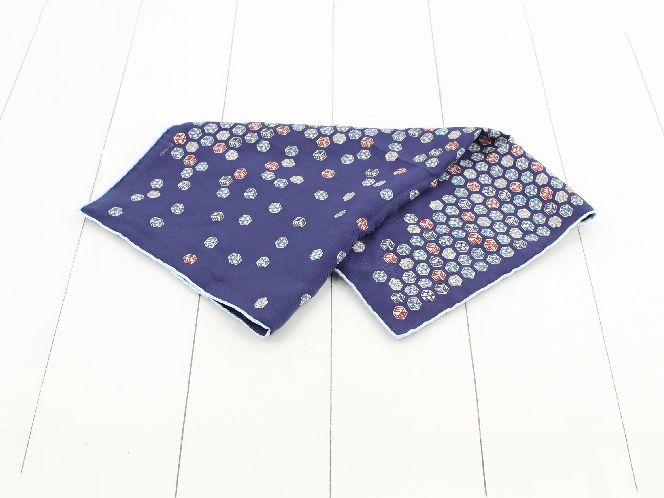 Carre 45, Navy, Red, Blue, Silk — view 3
