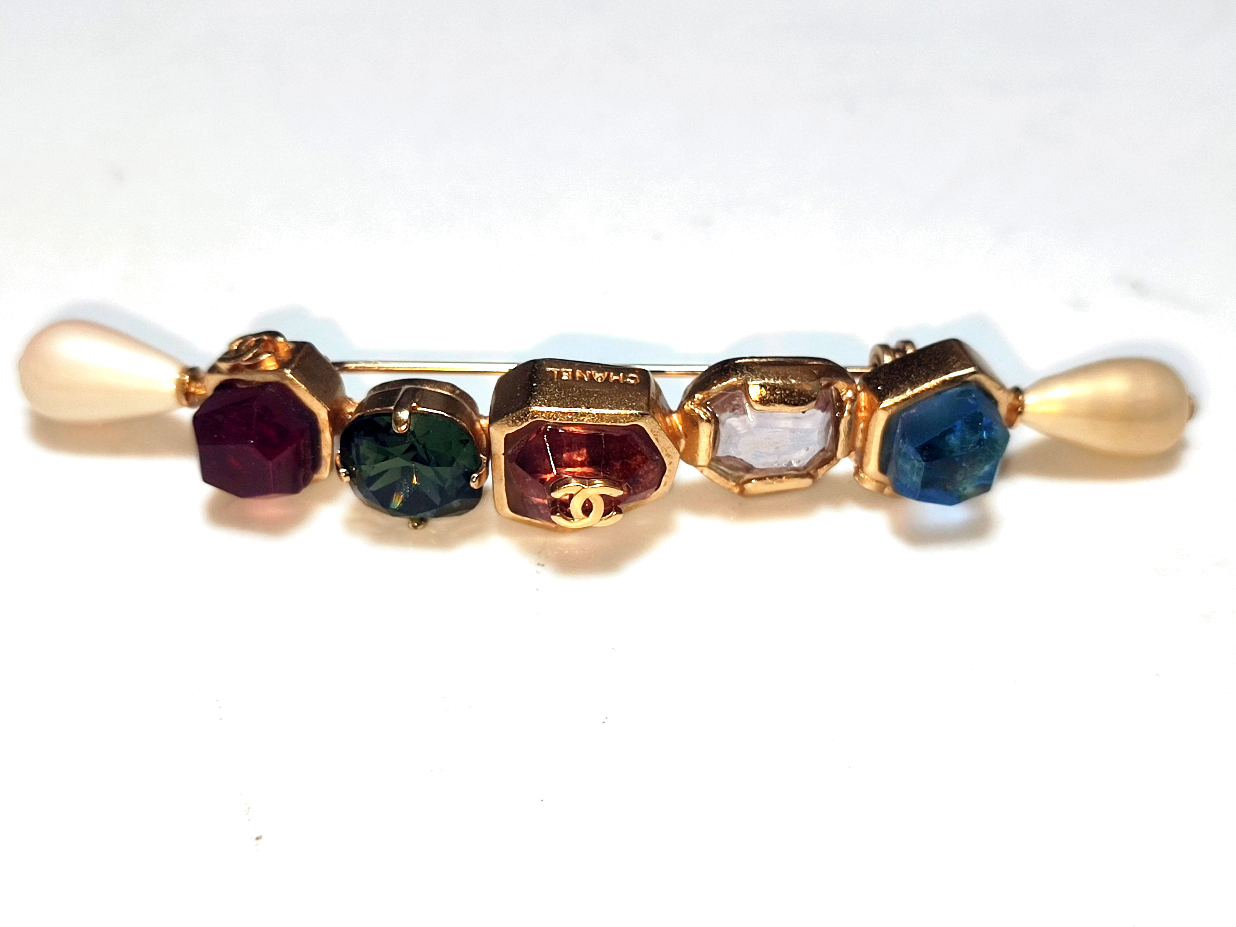 Gripoix 01A Brooch
