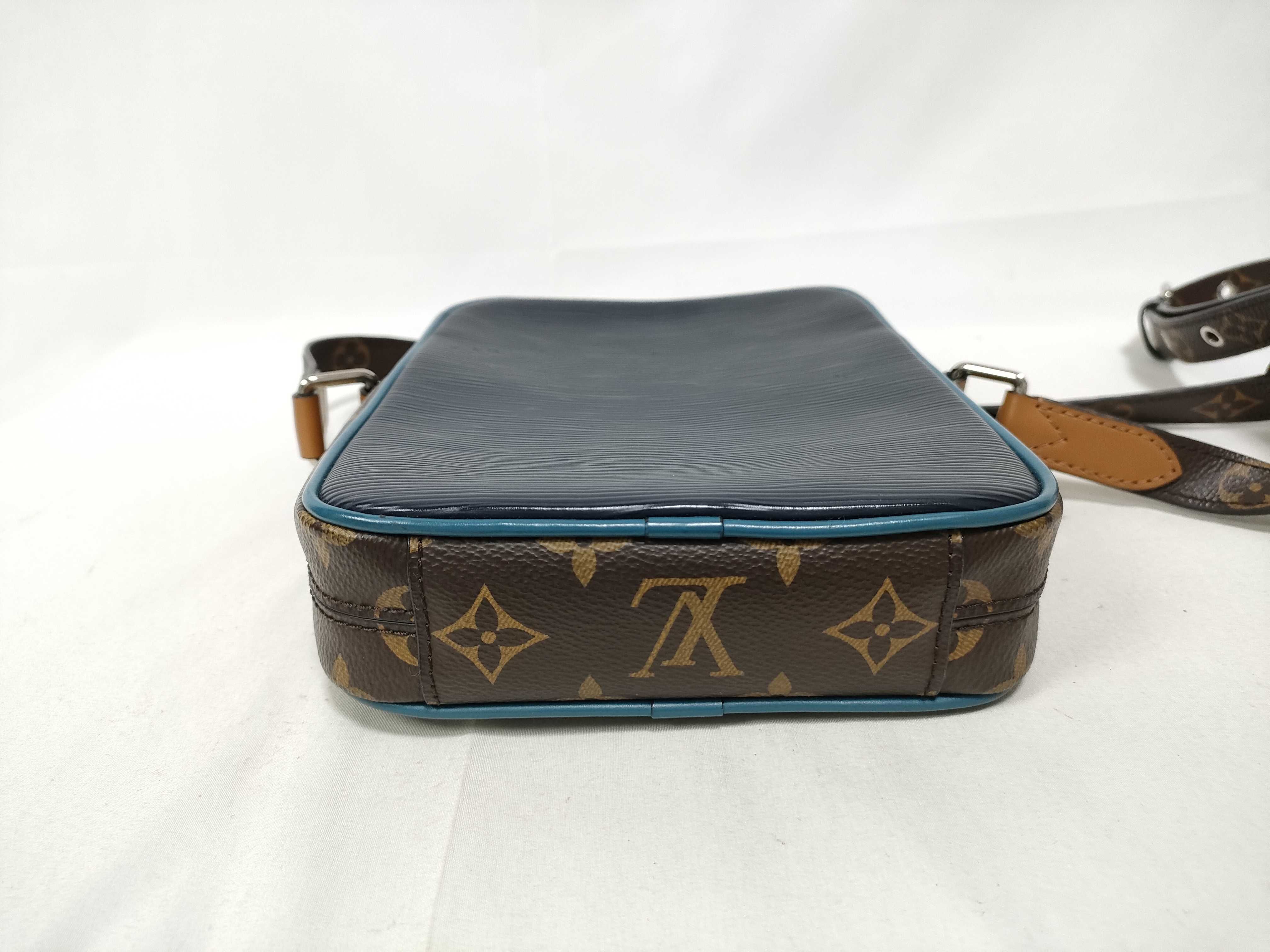 LV Louis Vuitton Vernis Danube Slim Crossbody Bag Shoulder Bag — view 3