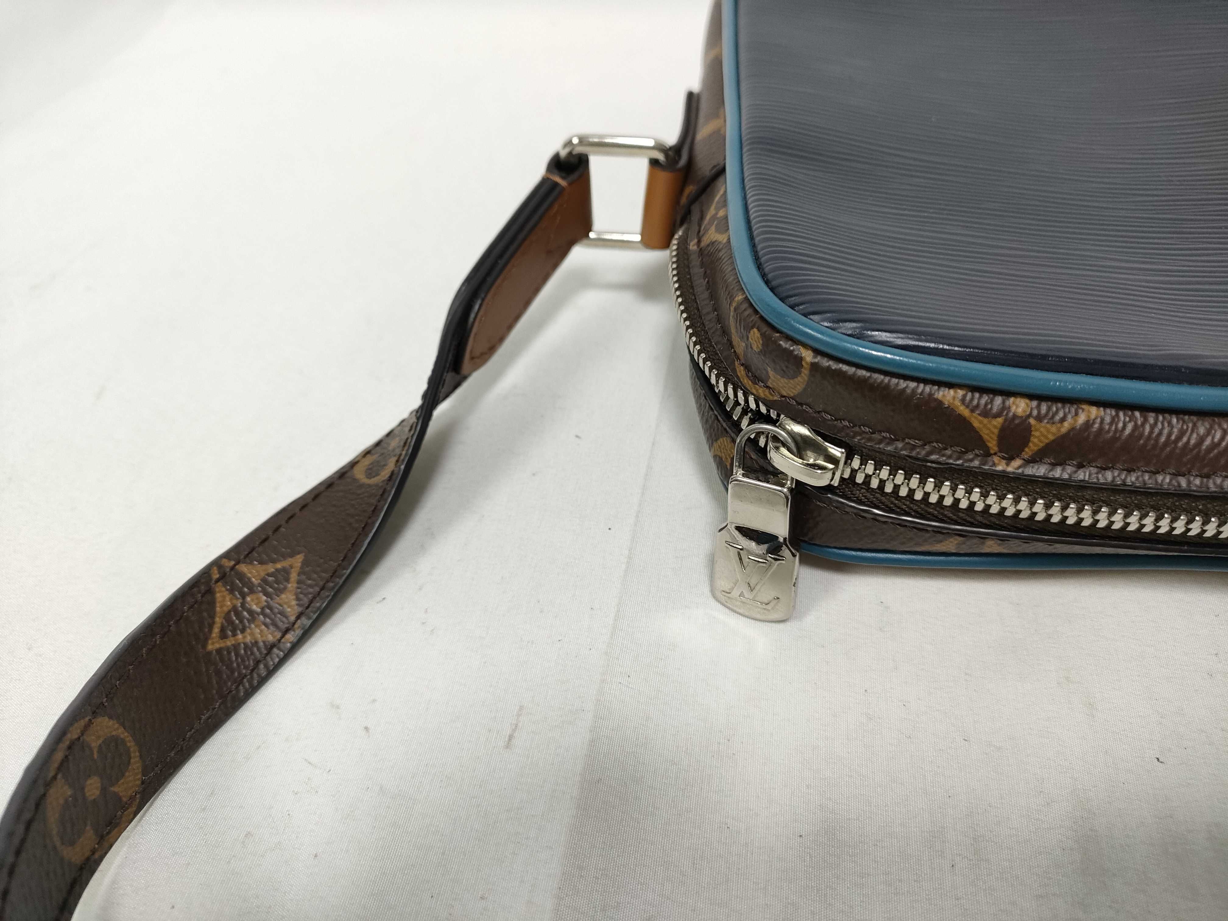 LV Louis Vuitton Vernis Danube Slim Crossbody Bag Shoulder Bag — view 10