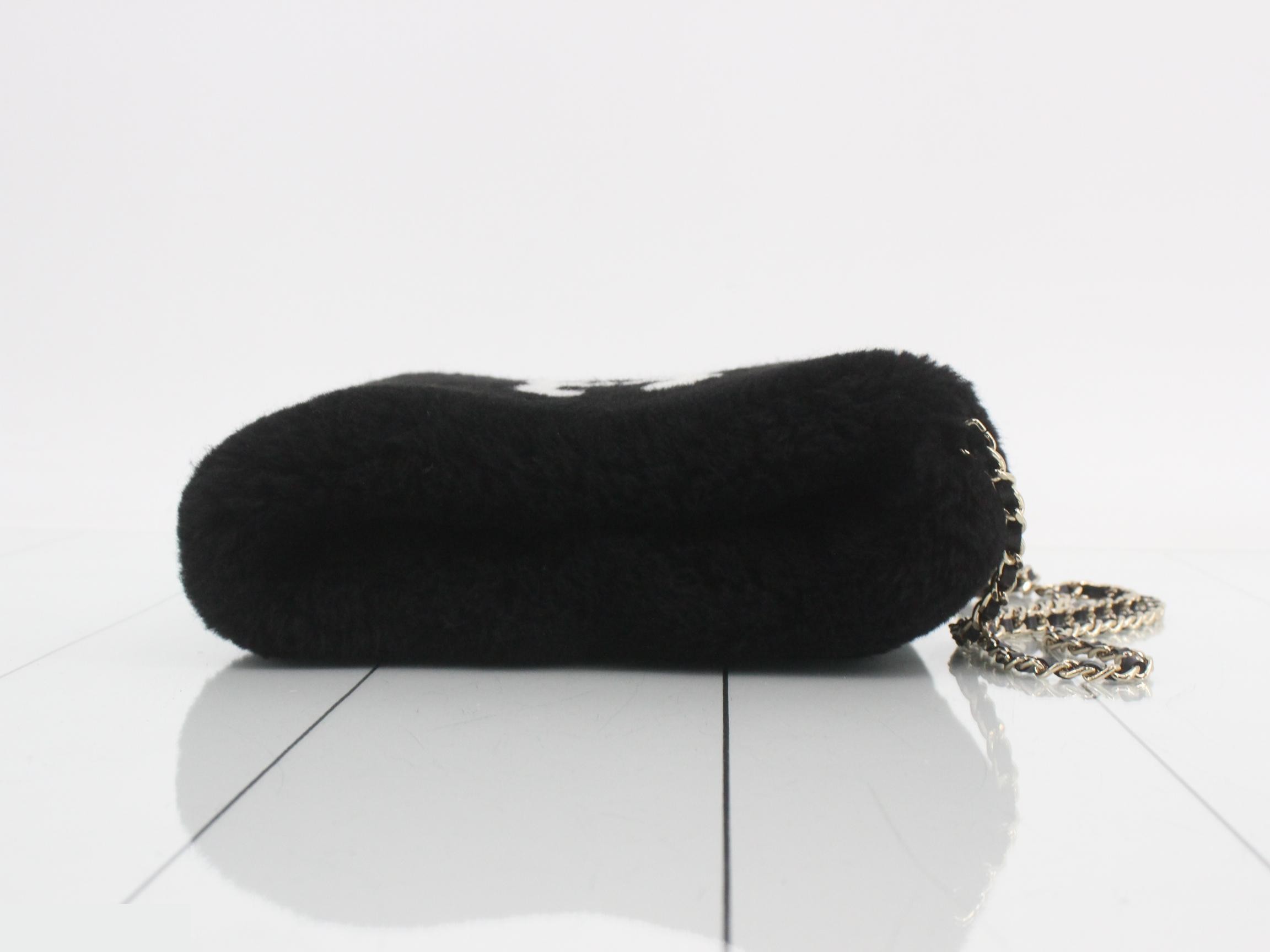 Muff Shoulder Bag — view 3