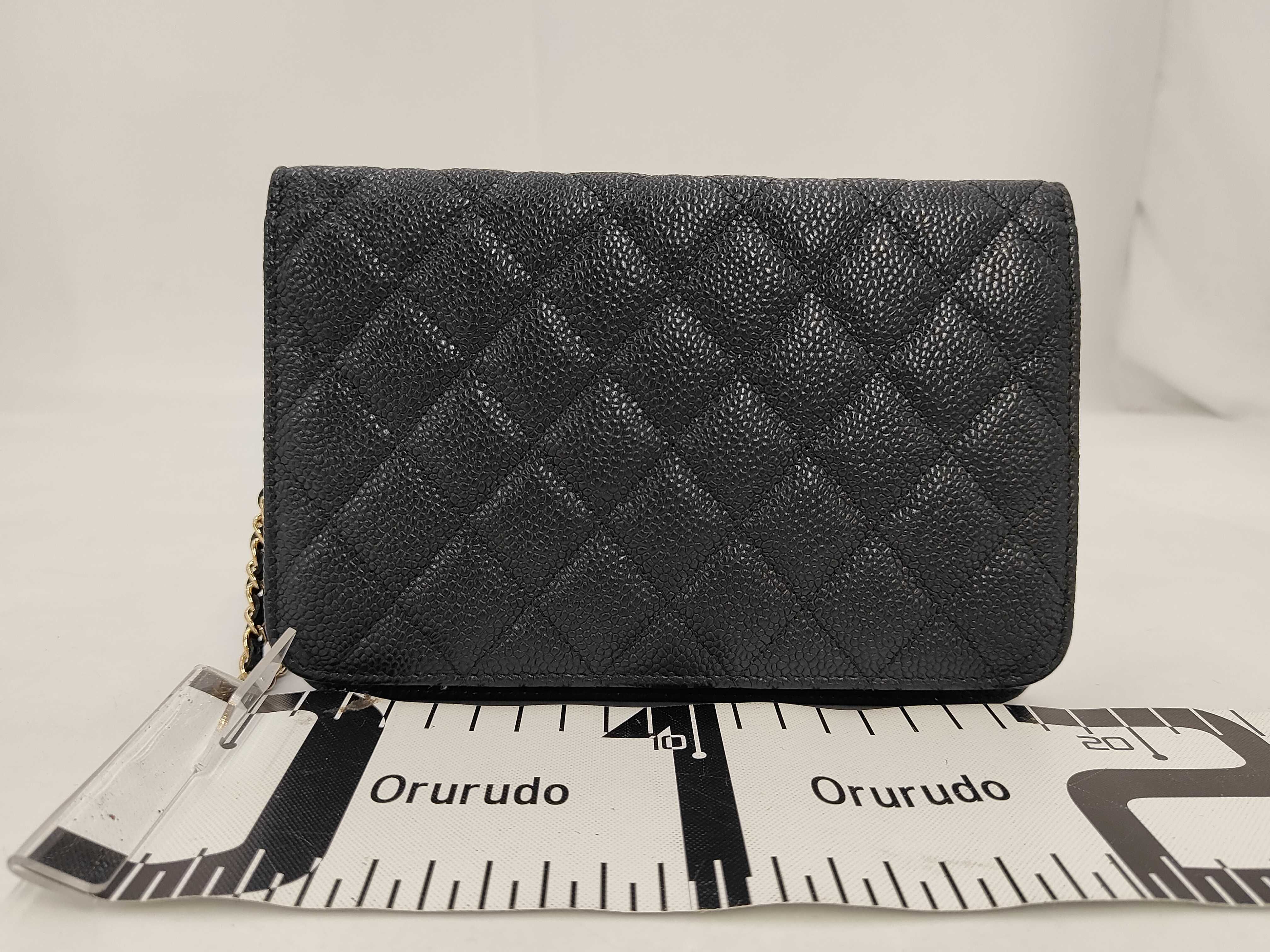 Matelassé Caviar Skin Coco Lock Chain Wallet (Shoulder Bag with Dust Bag, Cards, and Seal) — view 2