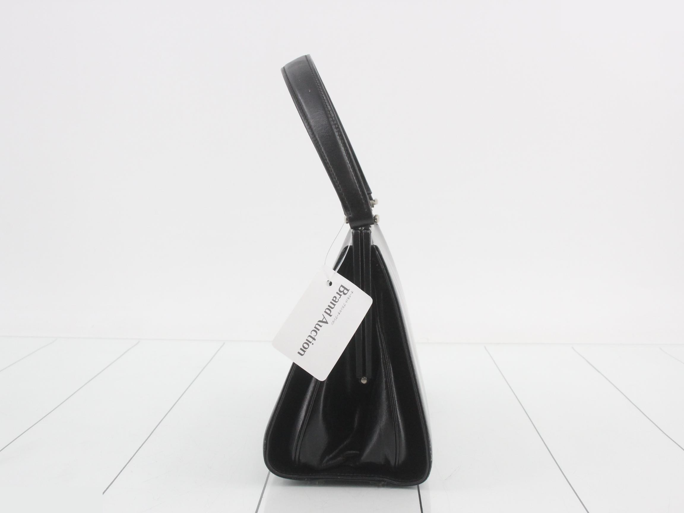 Clasp-closure handbag — view 3