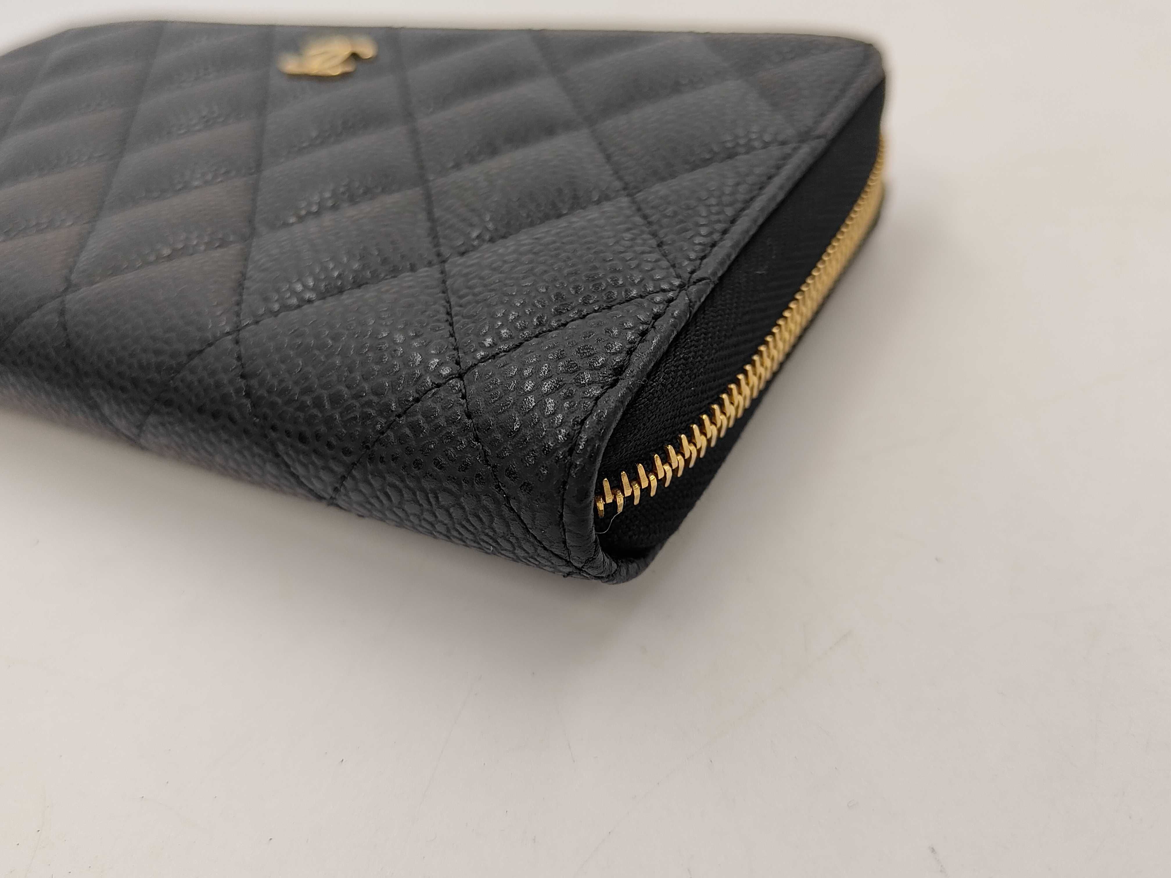 Matelasse Long Wallet Round Caviar G Hardware Black Wallet — view 2