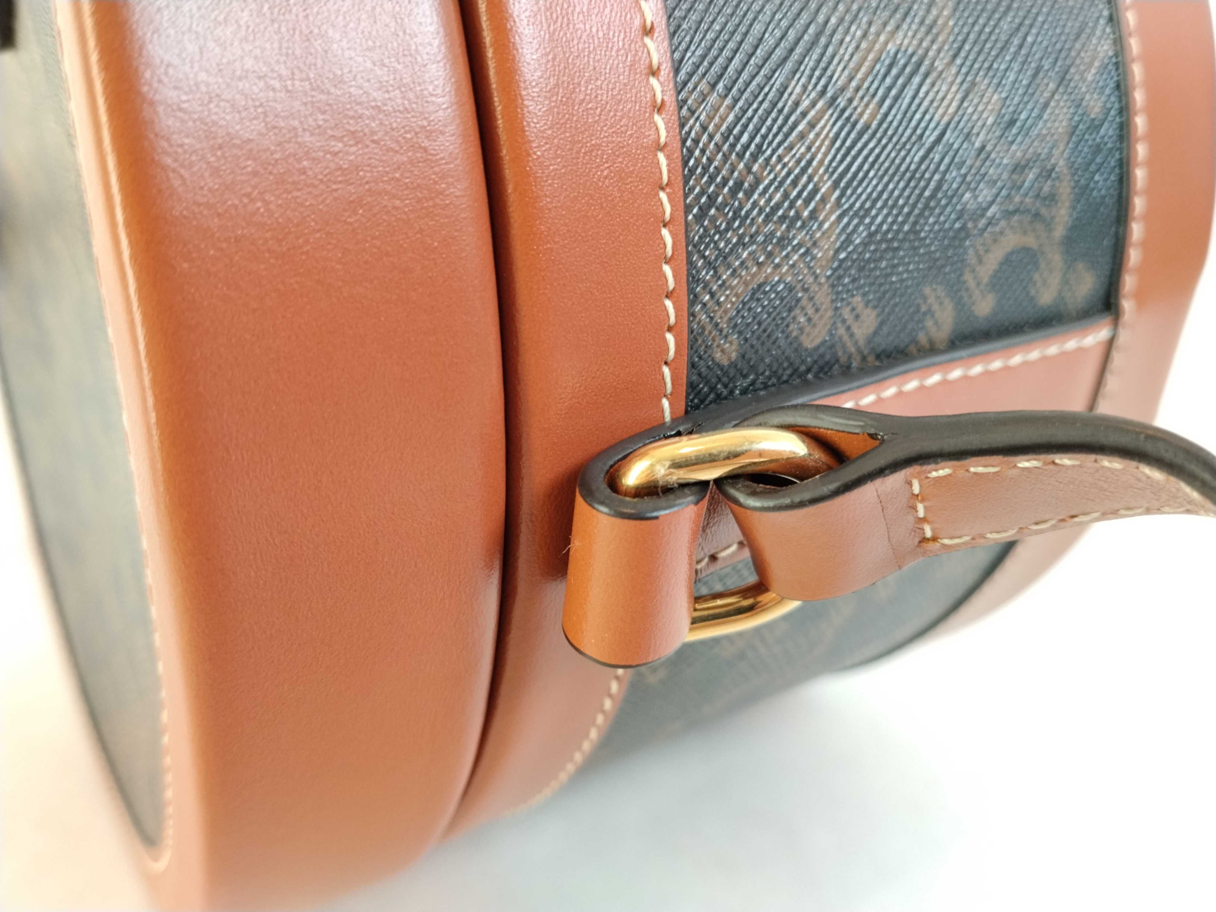Triomphe Box Shoulder Bag — view 5