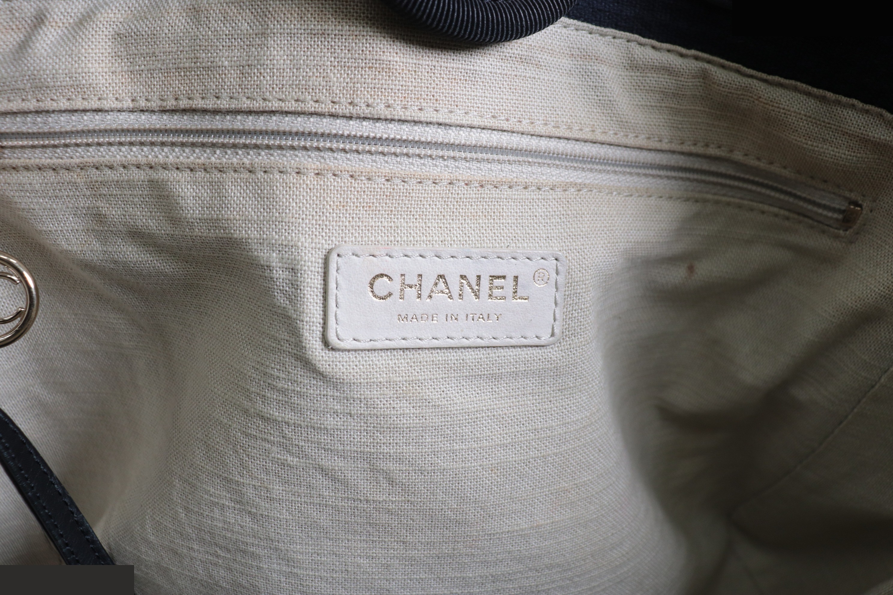 Deauville 2-Way Chain Tote Bag with IC Plate — view 7