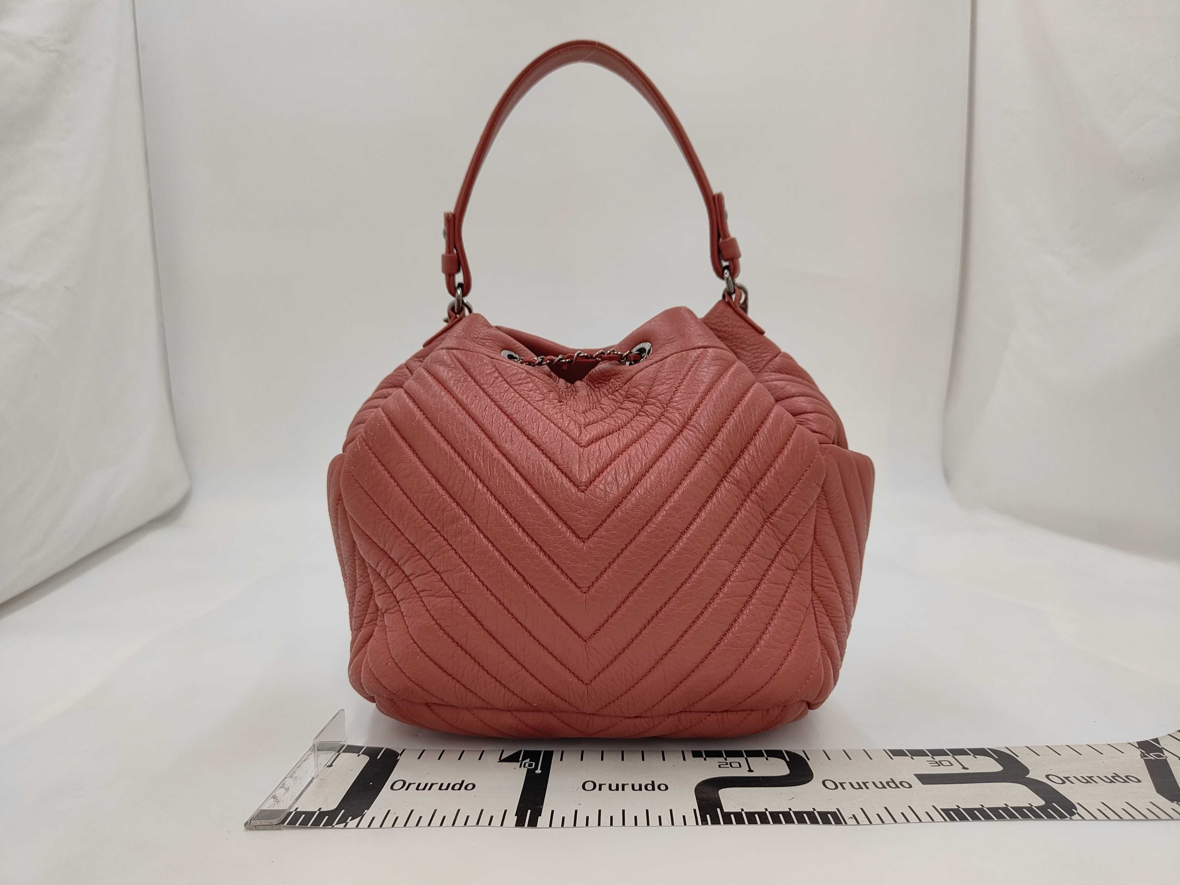 V-stitch Chevron 2-way bag with chain strap, Coco Mark, red bag — view 2