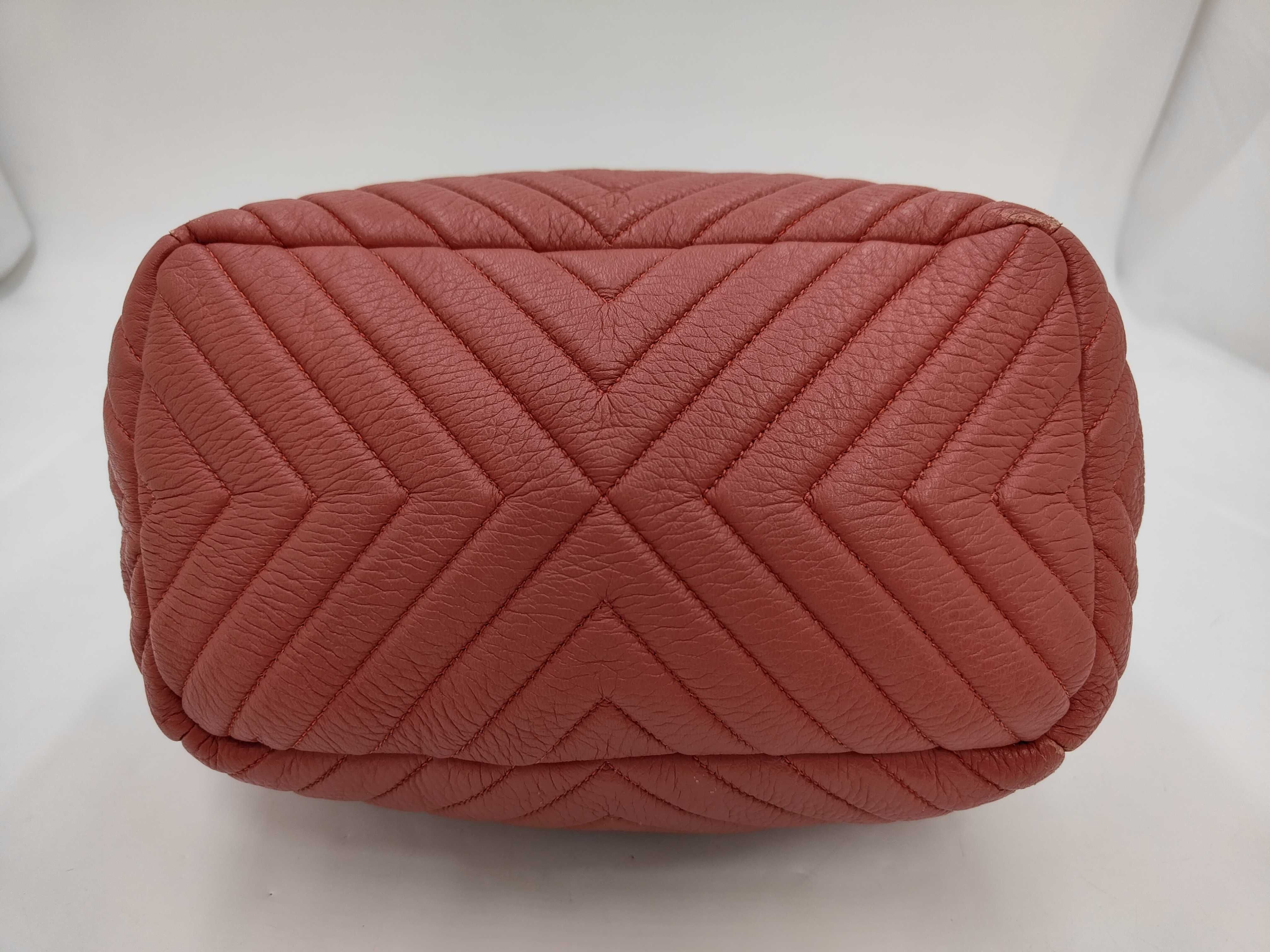 V-stitch Chevron 2-way bag with chain strap, Coco Mark, red bag — view 3