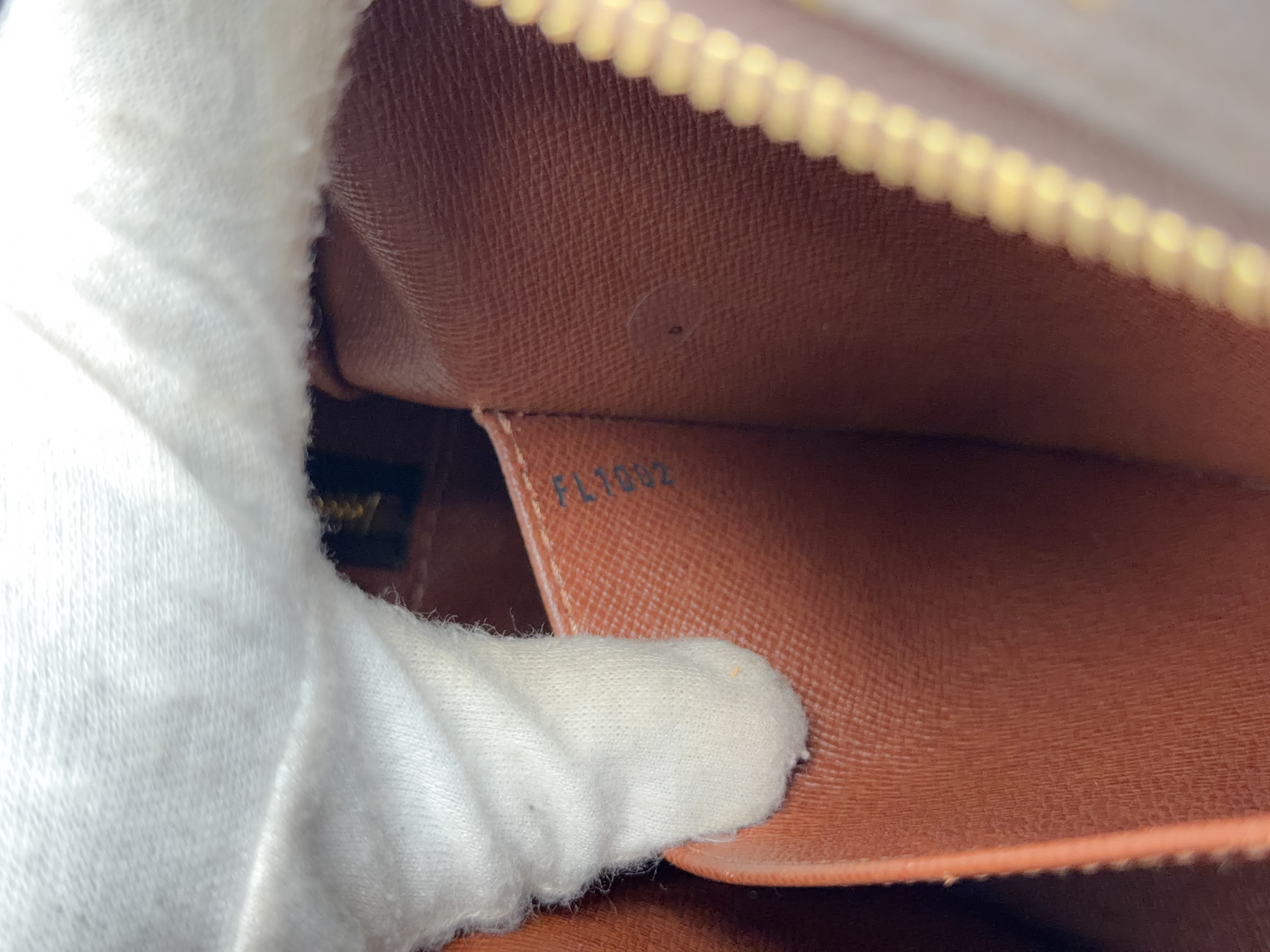 Monogram M51182 Cite MM FL1002 Shoulder Bag (No Stickiness) — view 14