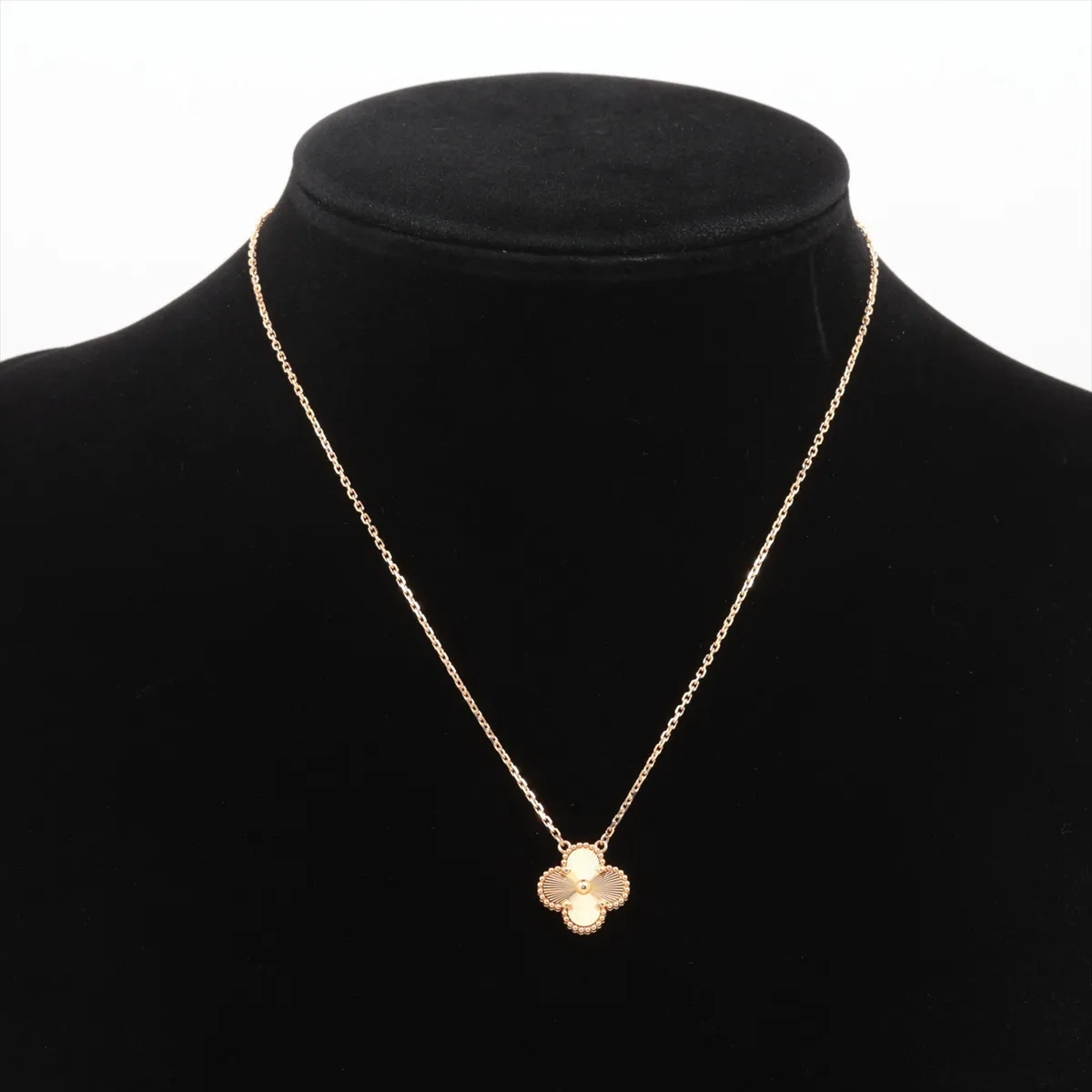 Vintage Alhambra Guilloche Necklace 750 (Yellow Gold) 6.6g JG888725 VCARP4KL00 — view 5