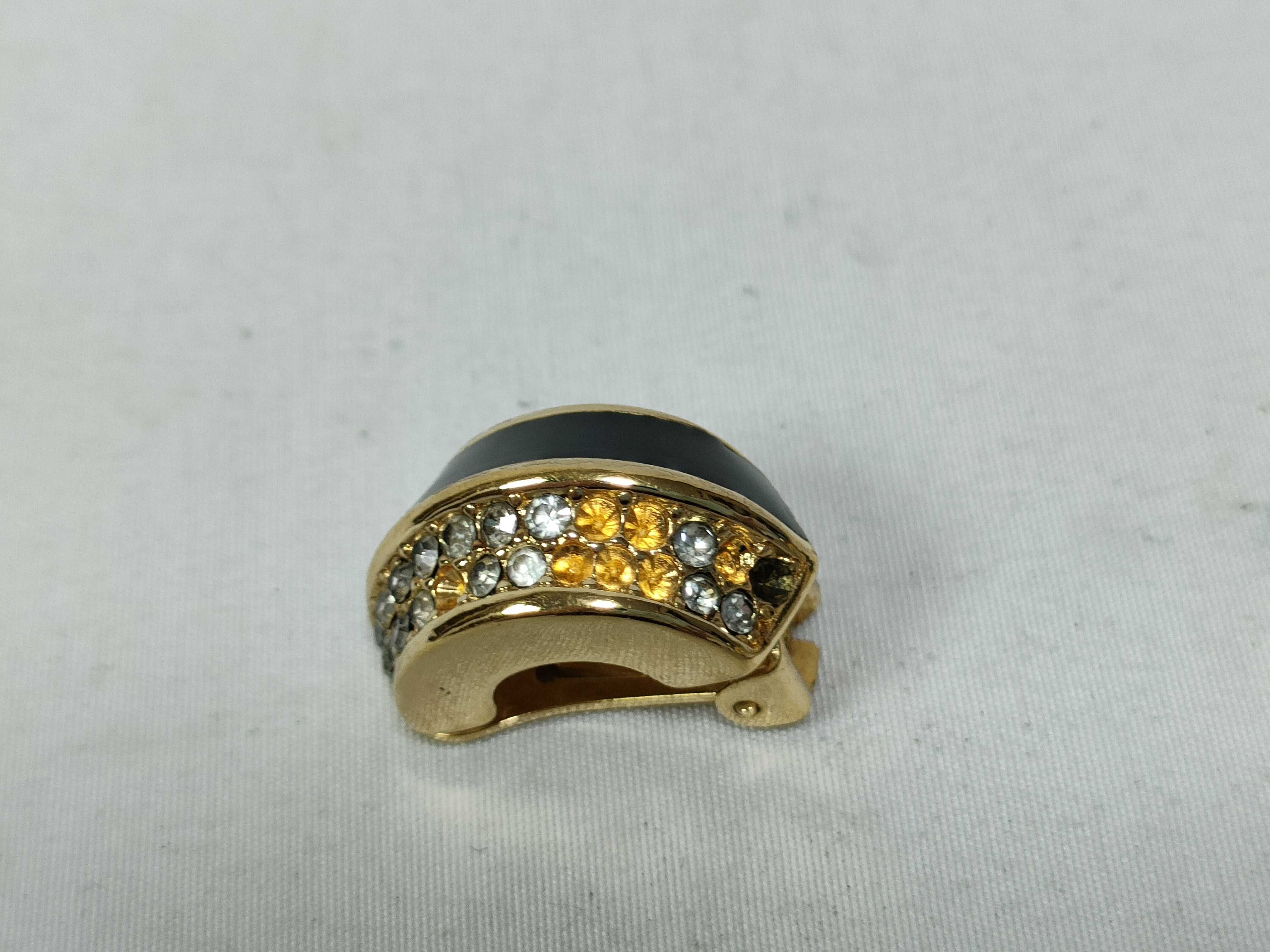 earrings — view 3