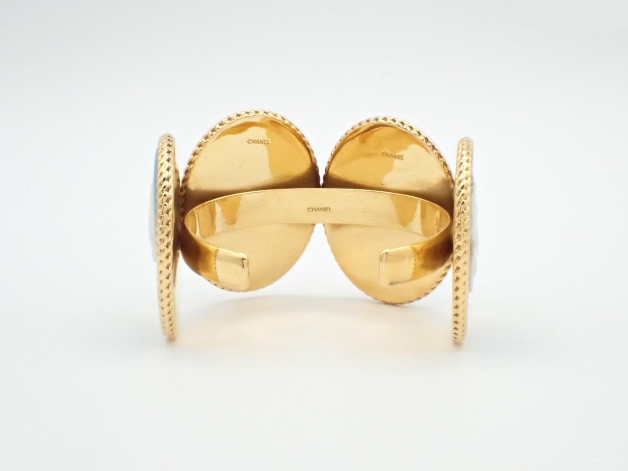 Icon Series (Precious Metal) Bracelet/Bangle (Metal) Wrist circumference approximately 19 cm — view 2