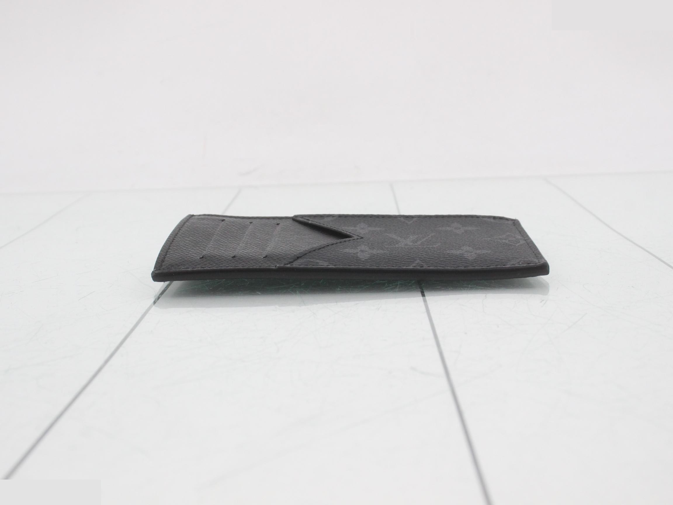 Coin card holder with IC chip — view 3