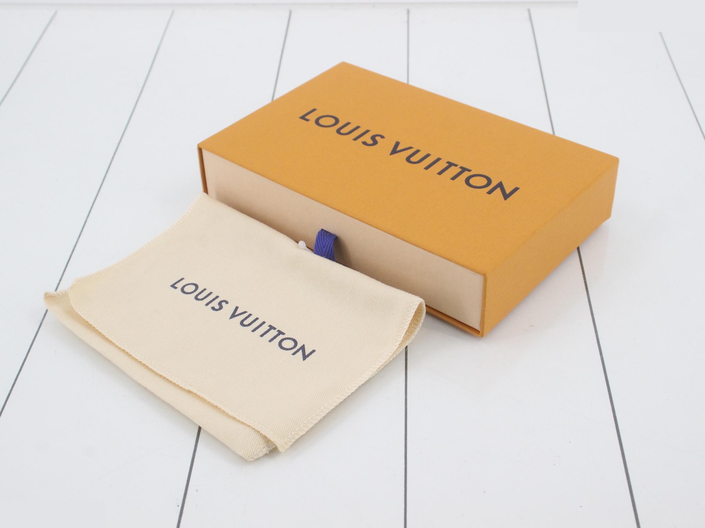 Coin card holder with IC chip — view 4