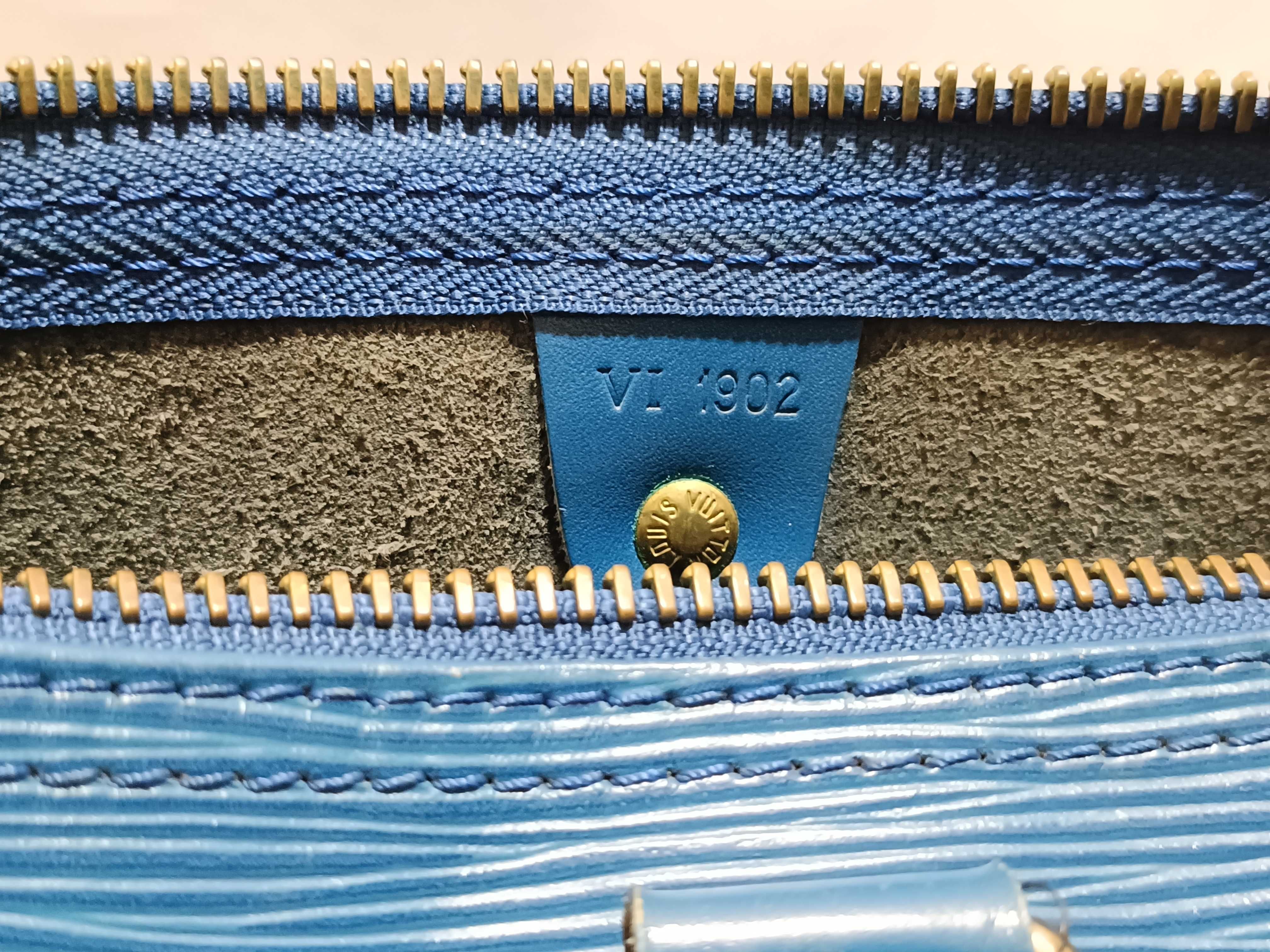 Epi Keepall 45 Boston Bag — view 11