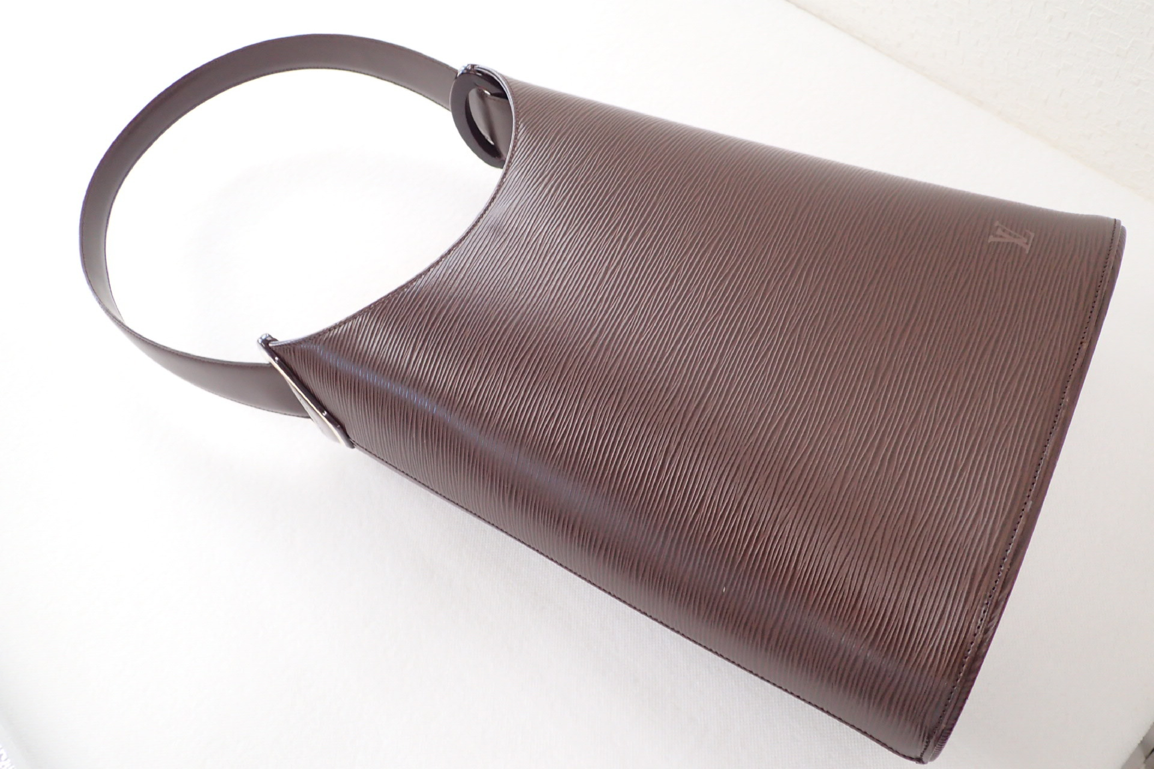 Epi Verseau Shoulder Bag — view 10