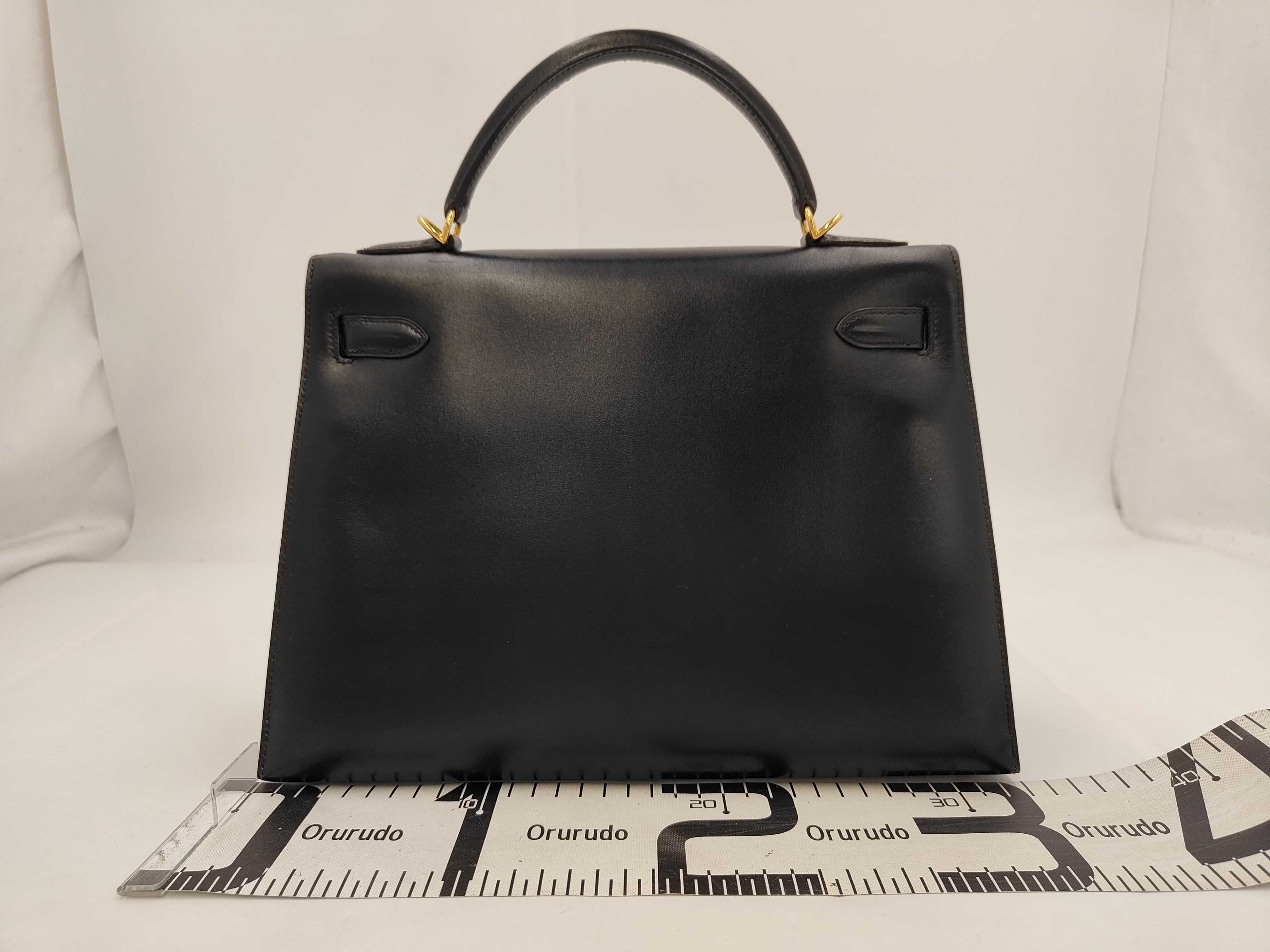 Kelly 32 Handbag, E Box Calf Leather, Black, Gold Hardware — view 2