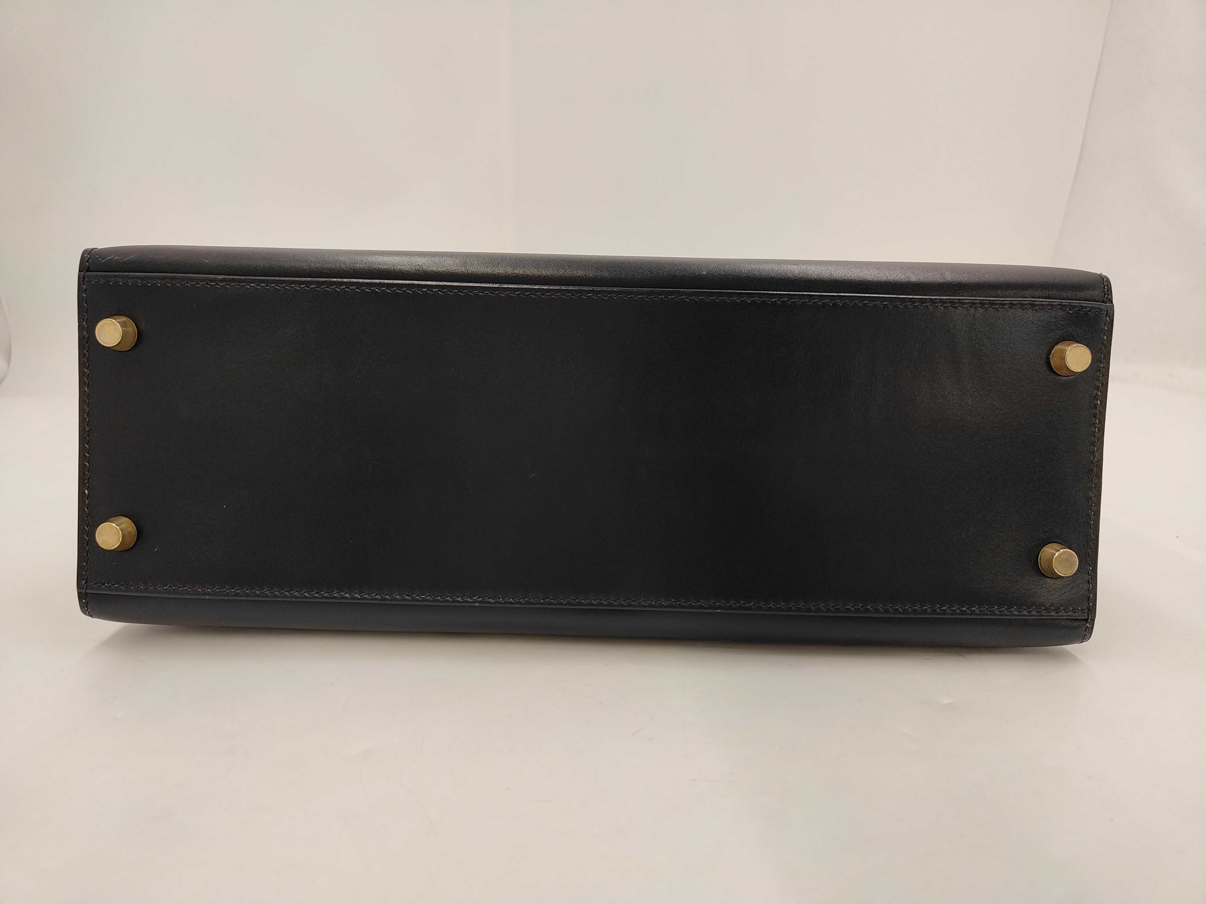 Kelly 32 Handbag, E Box Calf Leather, Black, Gold Hardware — view 3