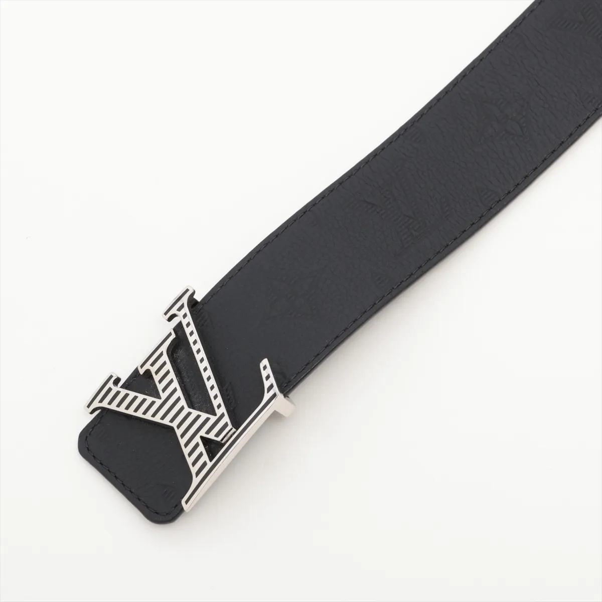 M0717 LV Shadow Reversible Belt BC4225, size 85, leather x metal, black. Features: enlarged holes, — view 2