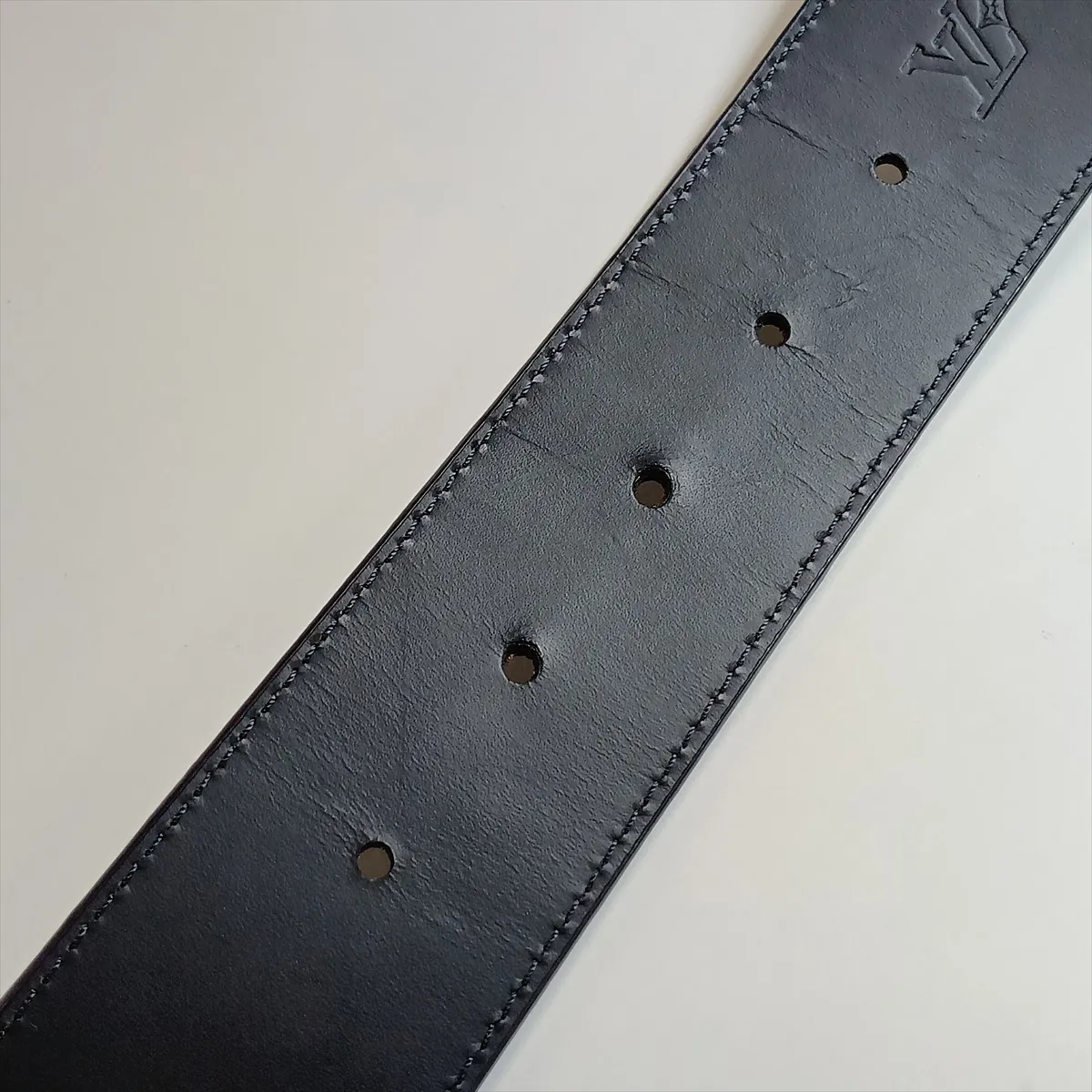 M0717 LV Shadow Reversible Belt BC4225, size 85, leather x metal, black. Features: enlarged holes, — view 8