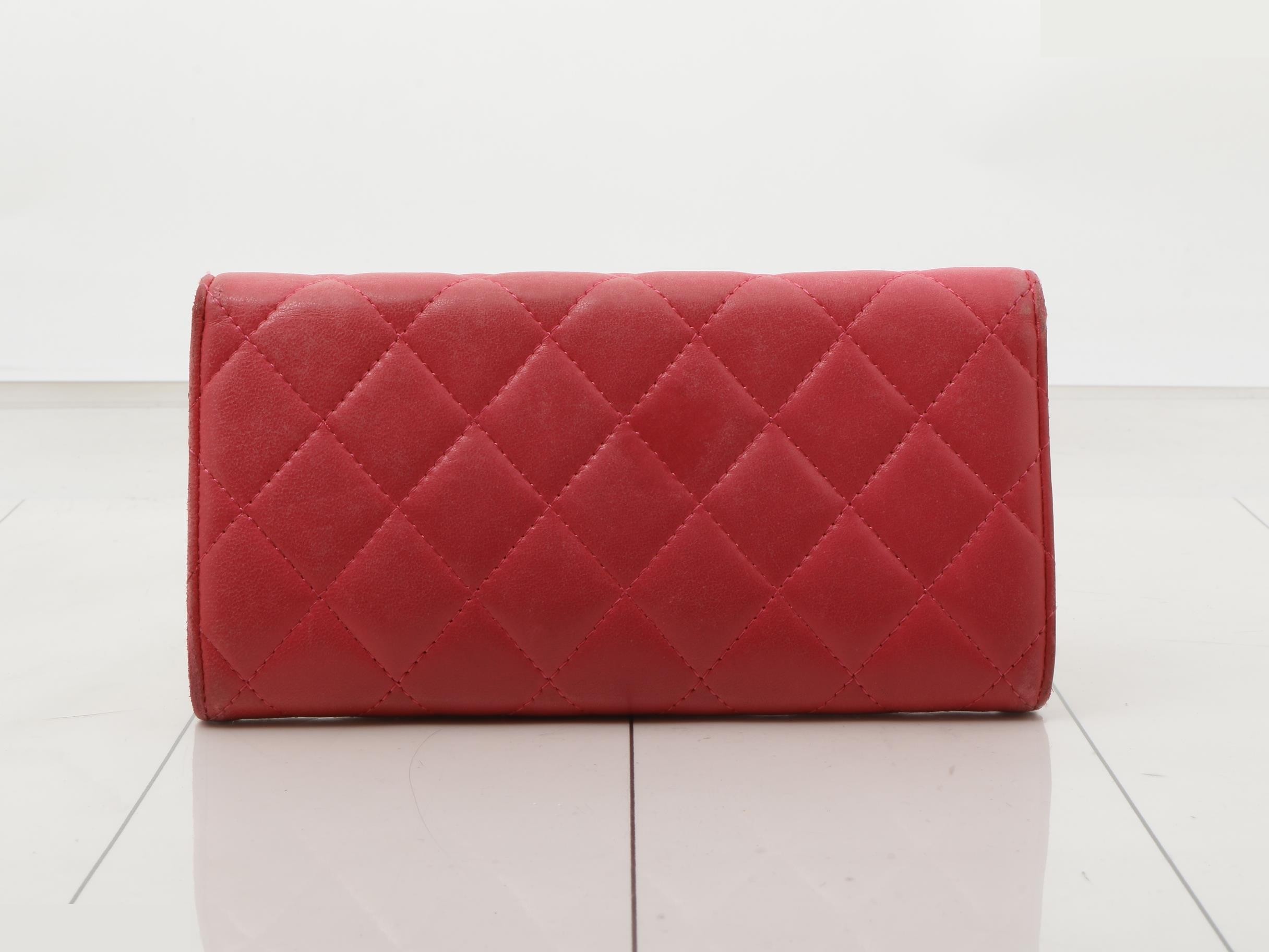 Matelassé (bags) and wallets — view 2